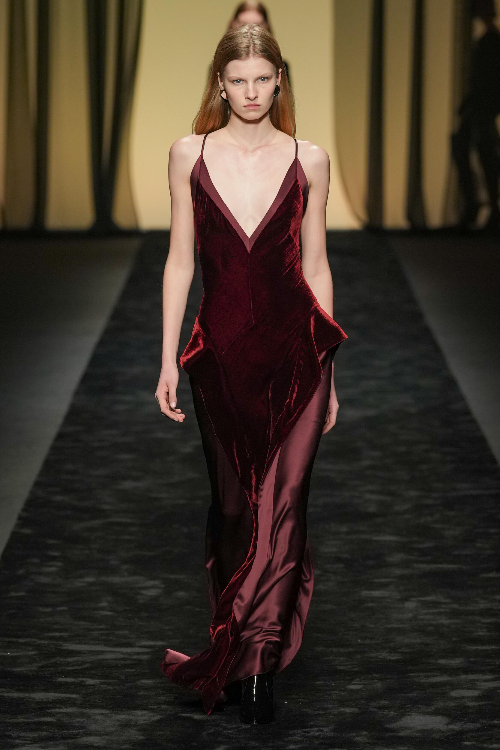 Alberta Ferretti Fall 2023 Fashion Show