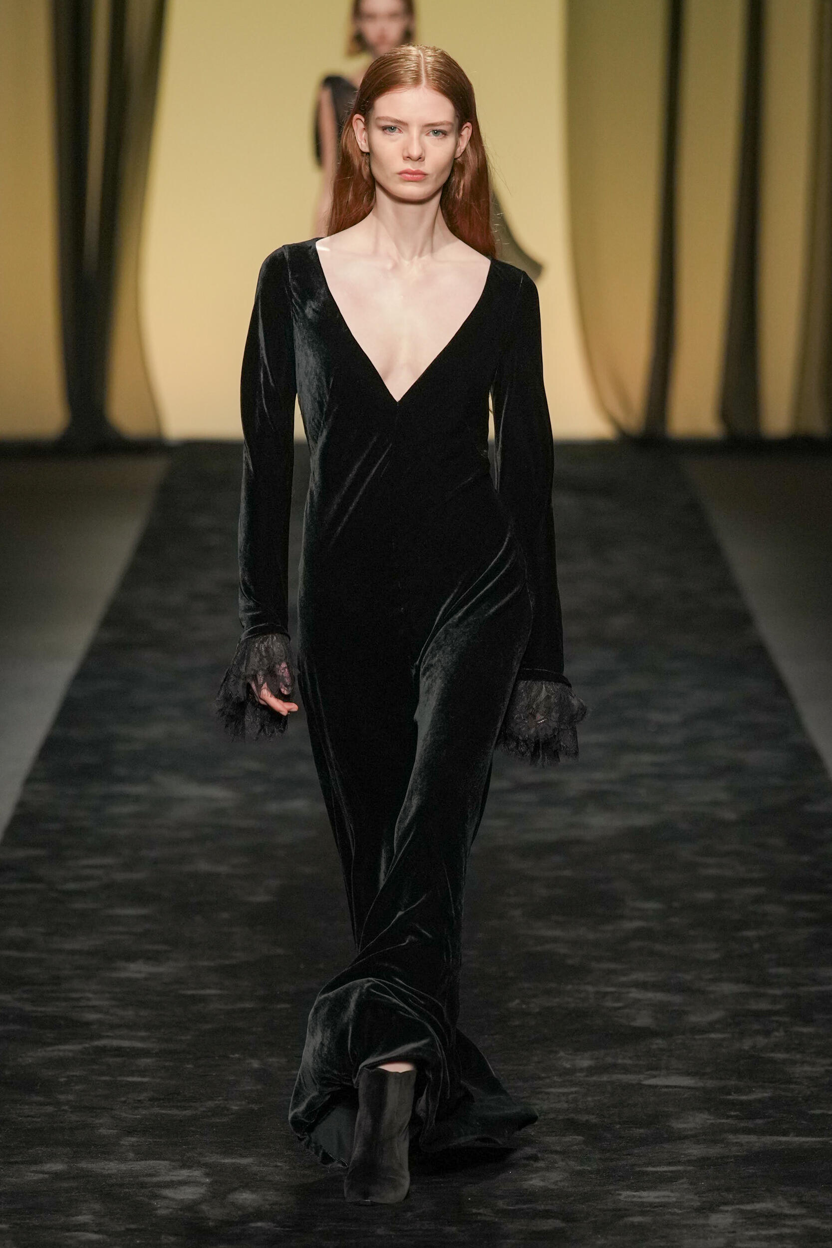 Alberta Ferretti Fall 2023 Fashion Show