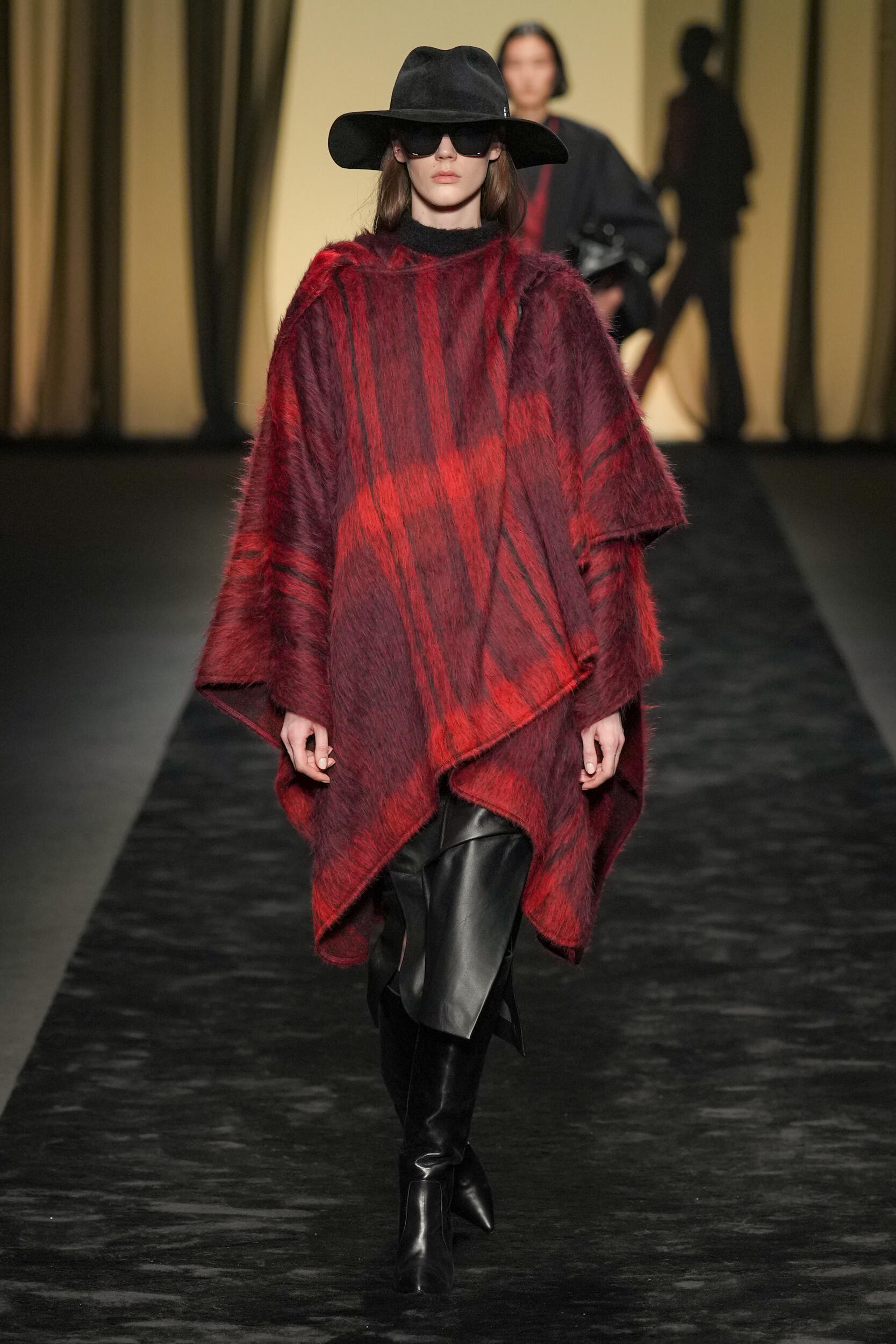 Alberta Ferretti Fall 2023 Fashion Show