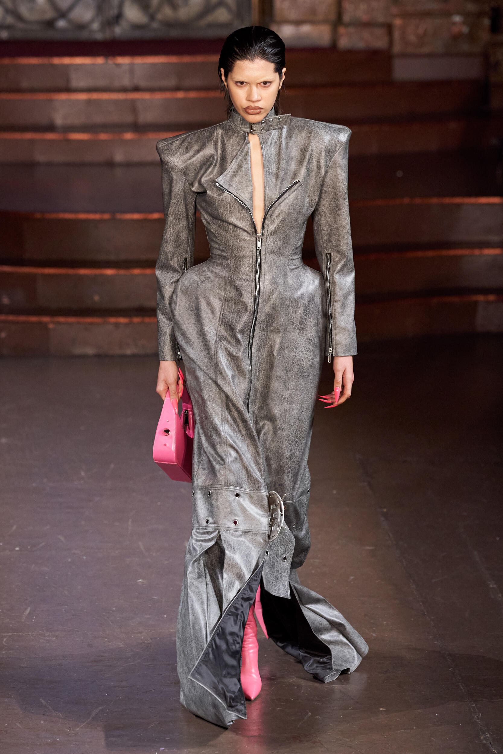 Luis De Javier Fall 2023 Fashion Show | The Impression