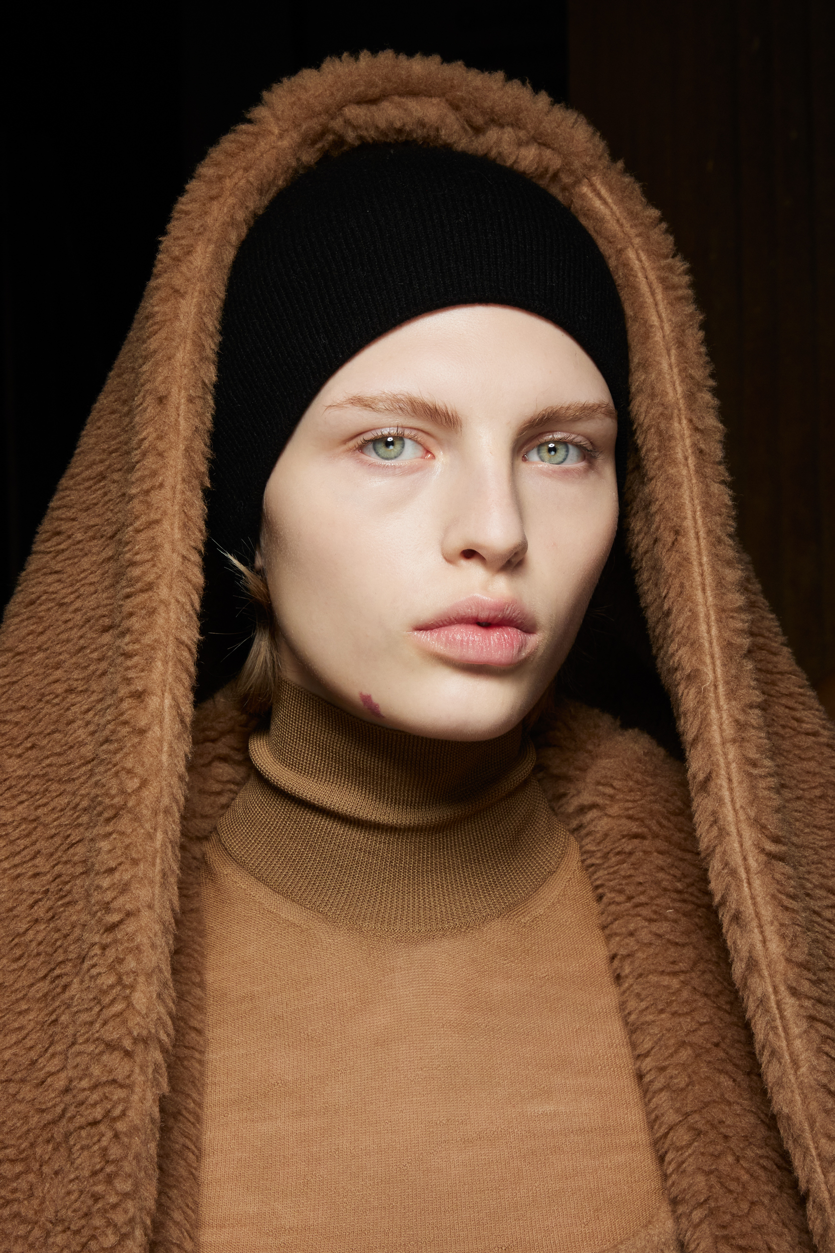 Max Mara Fall 2023 Fashion Show Backstage