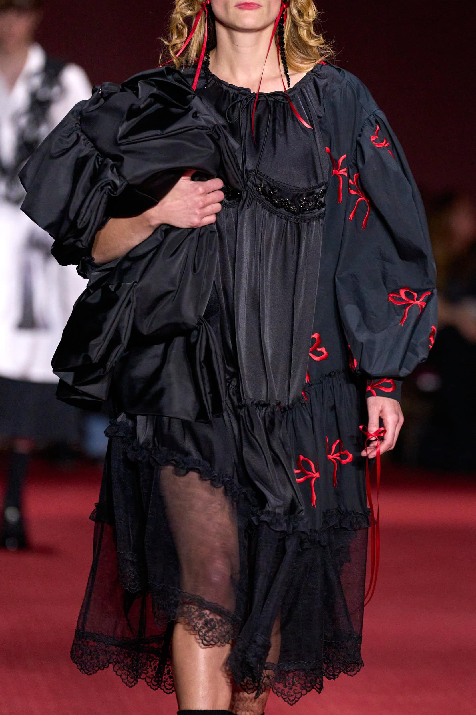 Simone Rocha Fall 2023 Fashion Show Details