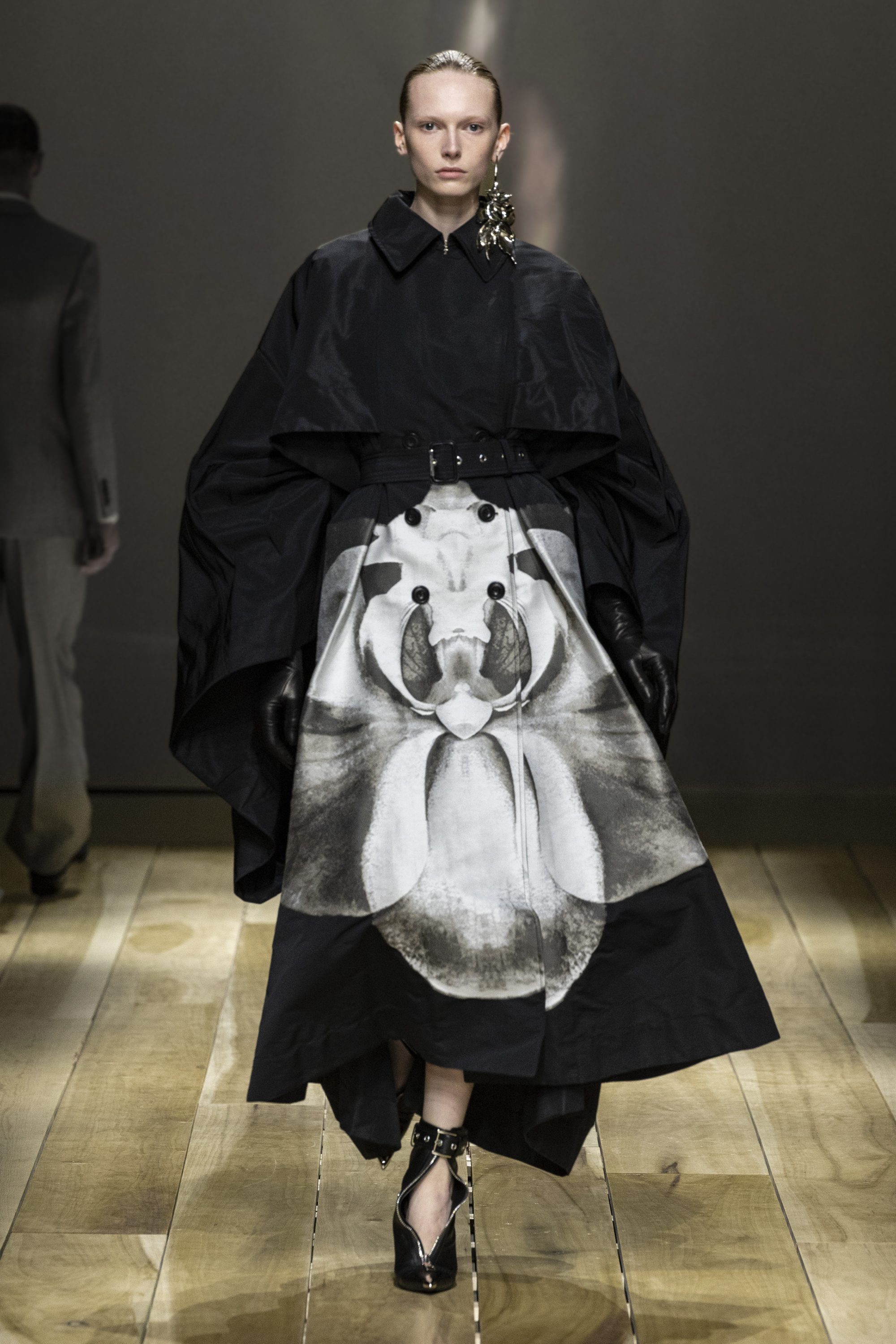 Alexander McQueen Fall 2023 Fashion Show | The Impression