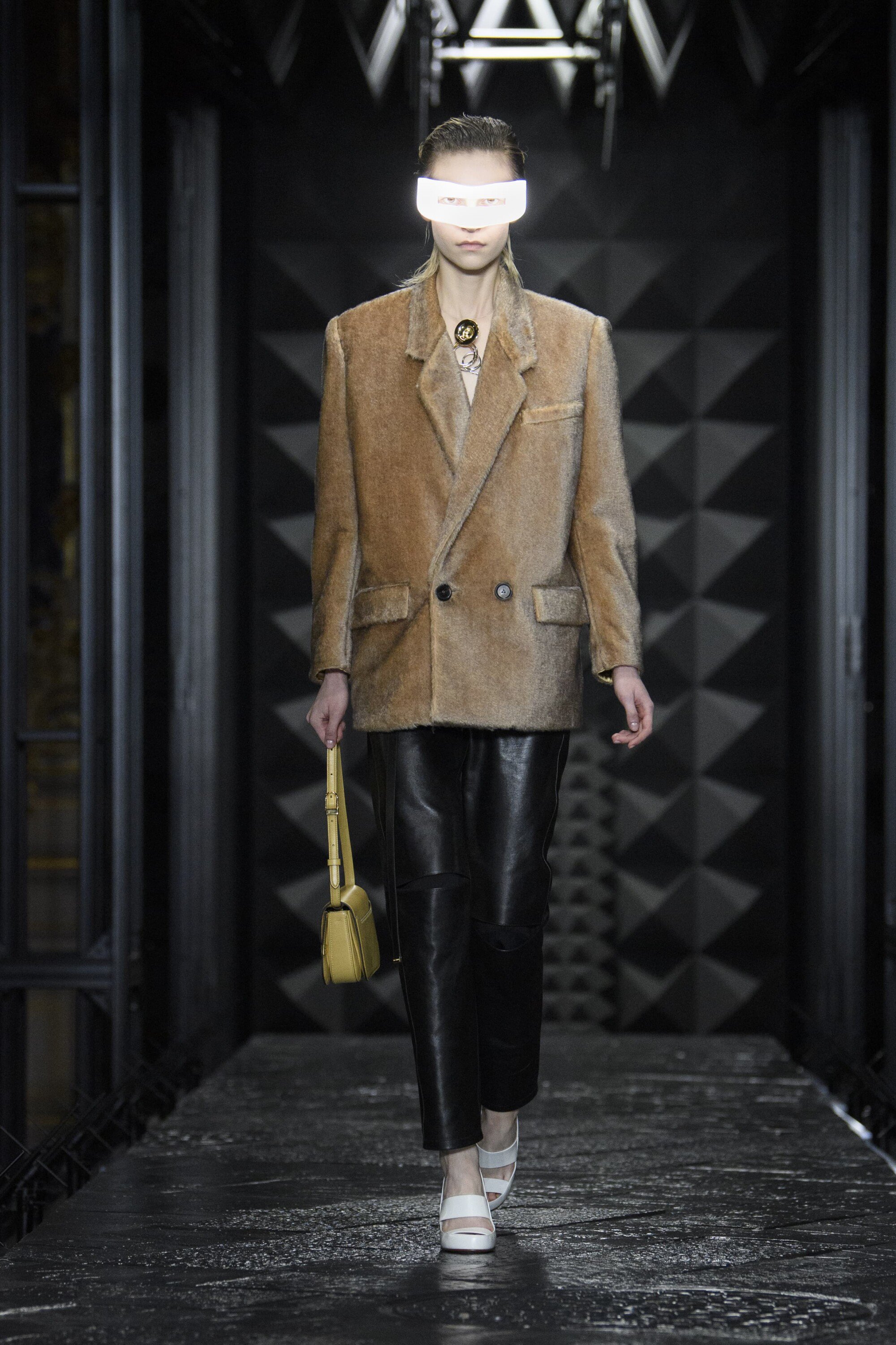 Runway Magazine - Louis Vuitton Fall Winter 2022-2023 “Ode to Ephebe”.  Review by Eleonora de Gray, Editor-in-Chief of RUNWAY MAGAZINE. Nicolas  Ghesquière, Ephebe himself, created an art story about the wonder, artistic