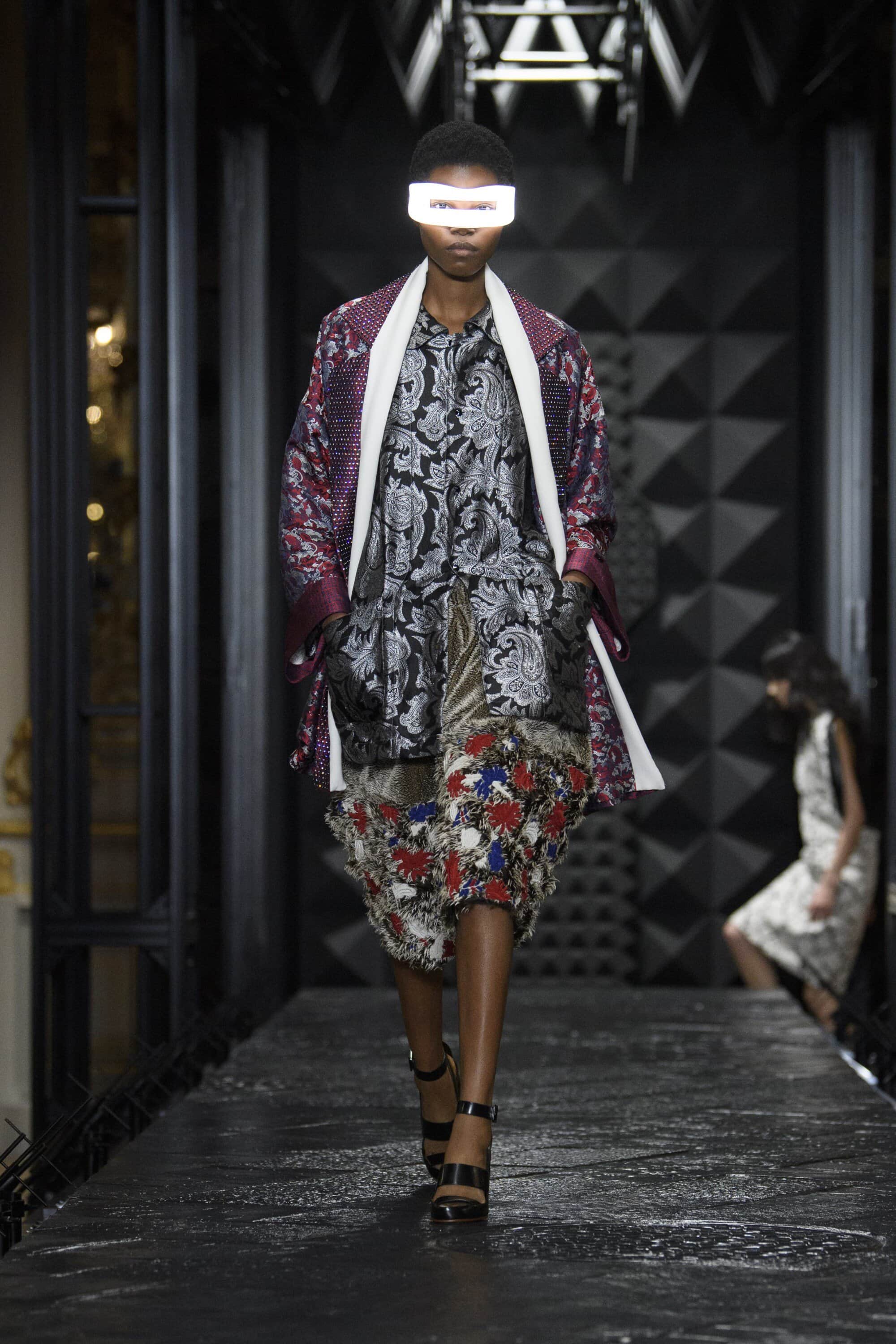 Runway Magazine - Louis Vuitton Fall Winter 2022-2023 “Ode to Ephebe”.  Review by Eleonora de Gray, Editor-in-Chief of RUNWAY MAGAZINE. Nicolas  Ghesquière, Ephebe himself, created an art story about the wonder, artistic