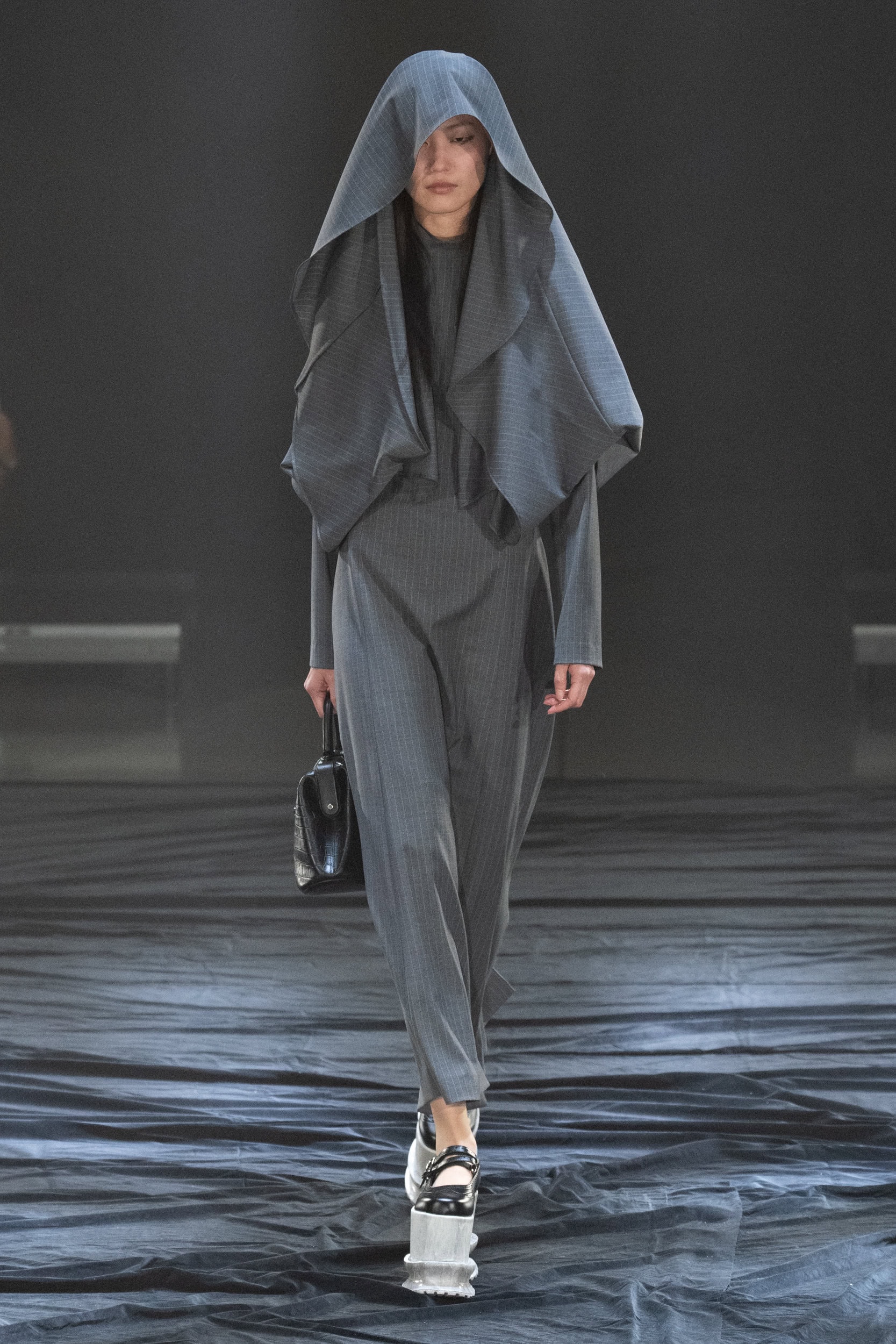 Akikoaoki Fall 2023 Fashion Show 