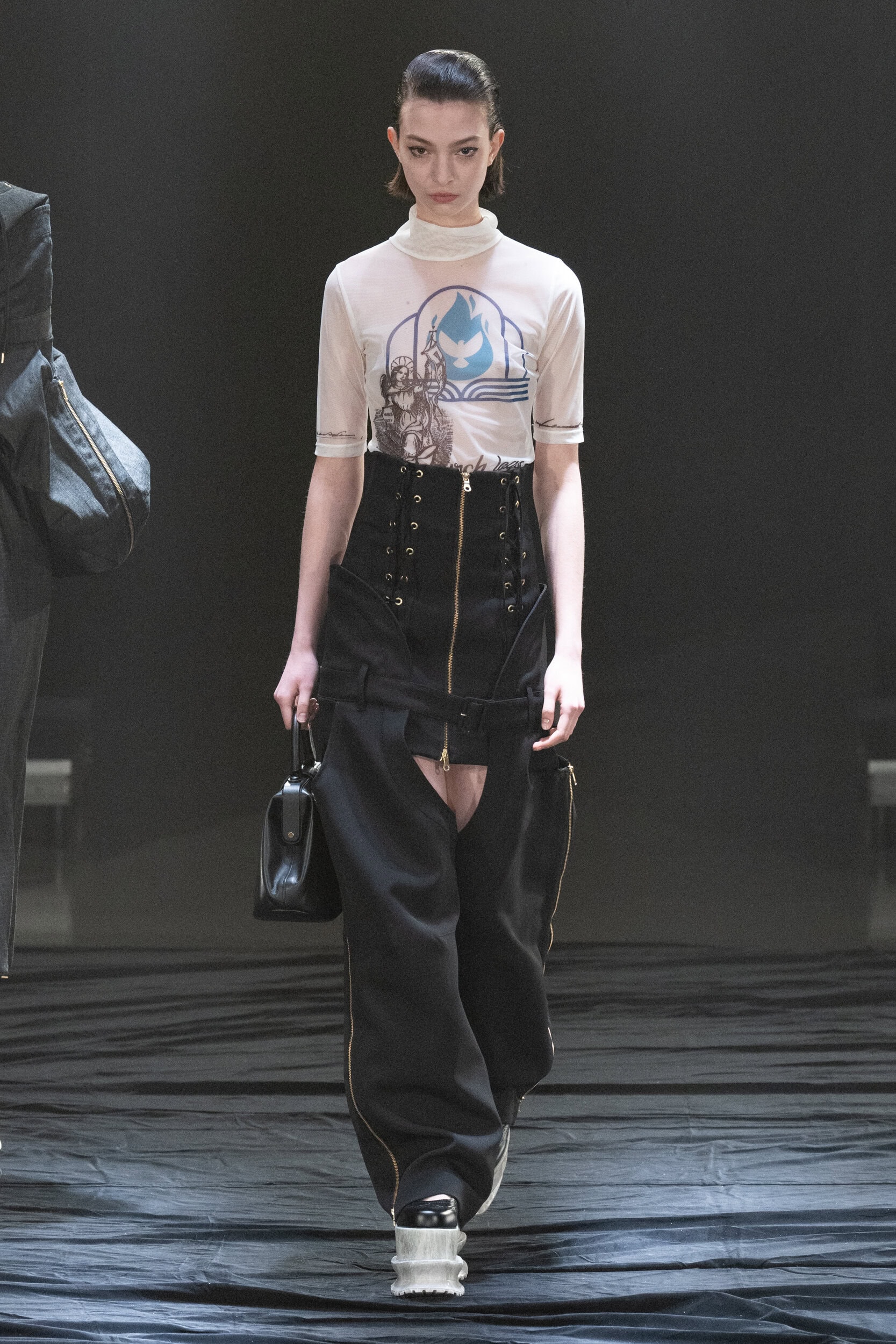 Akikoaoki Fall 2023 Fashion Show 