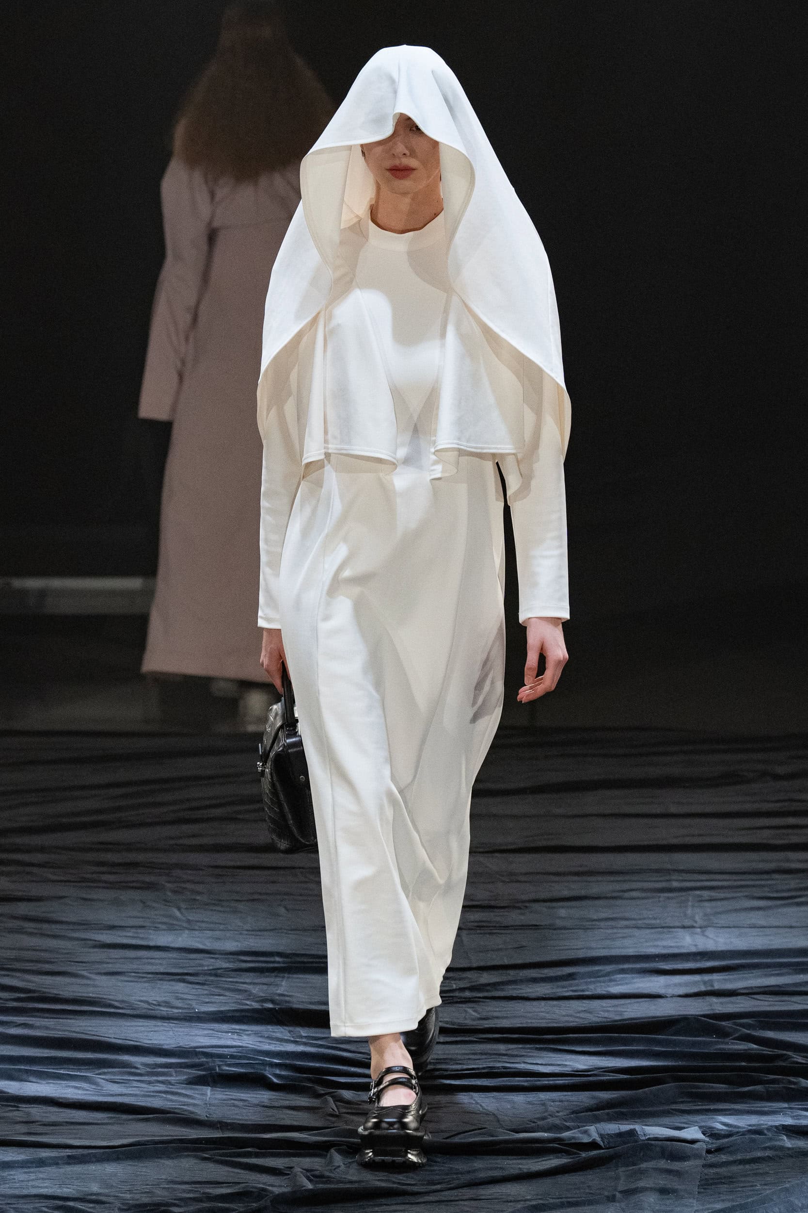Akikoaoki Fall 2023 Fashion Show 