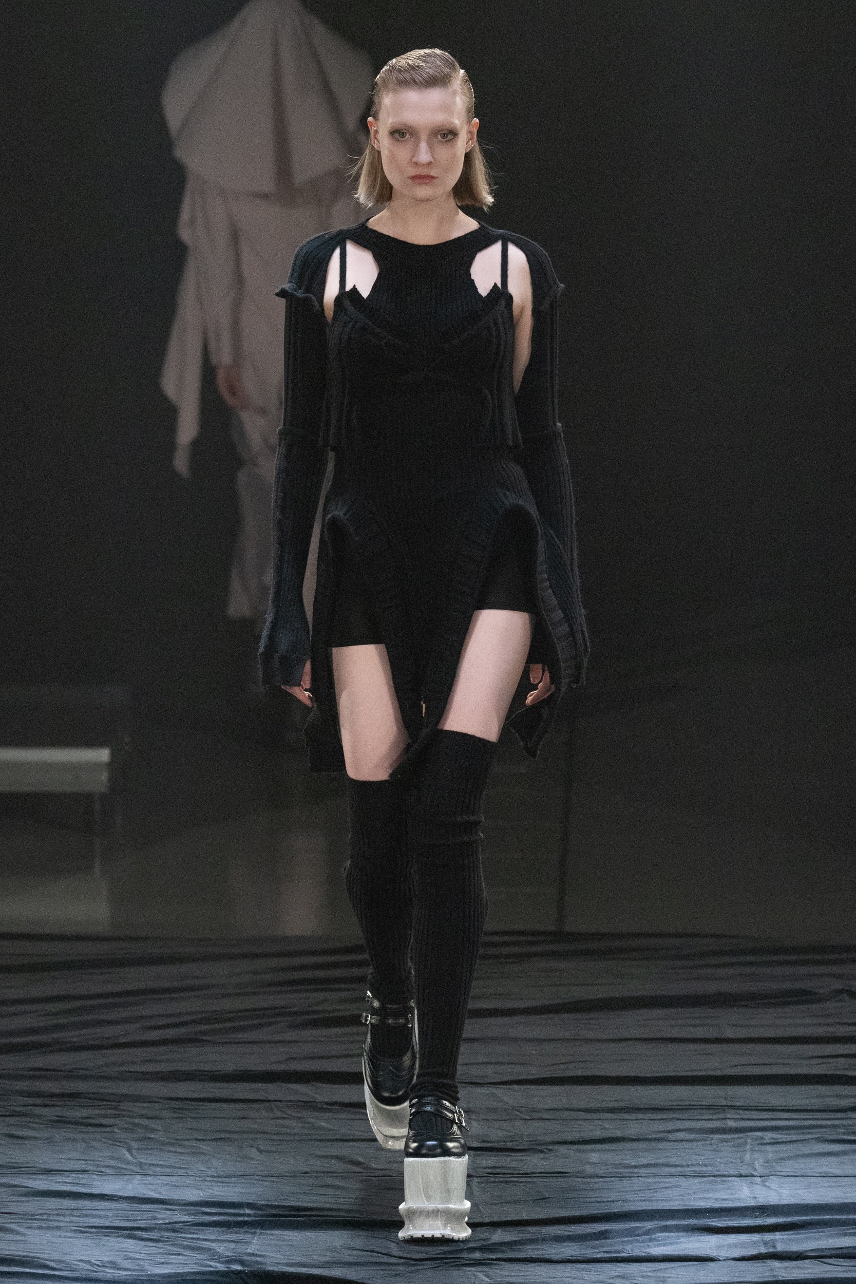 Akikoaoki Fall 2023 Fashion Show 