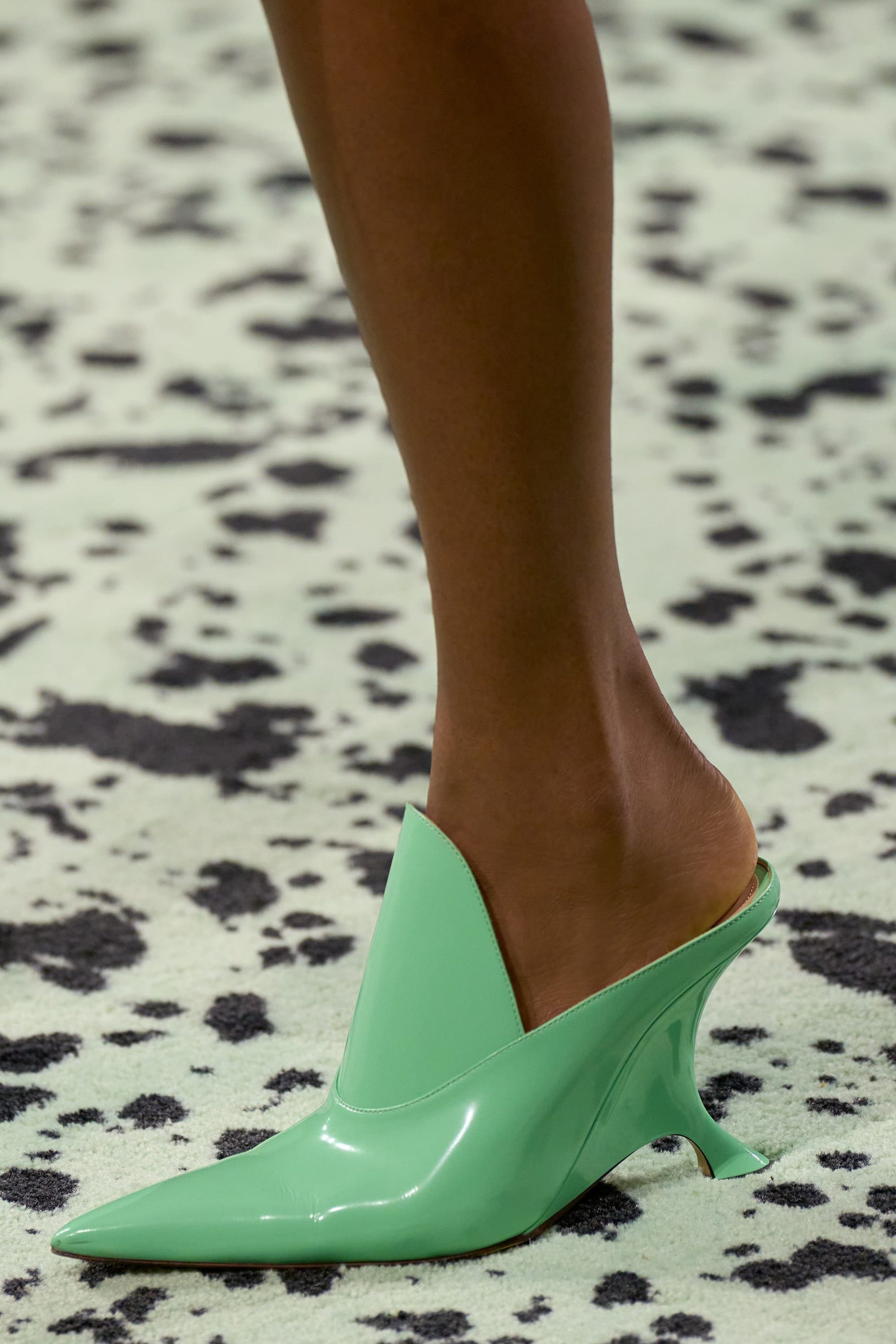 Shoes: To The Point Fall 2023 Fashion Trend | The Impression