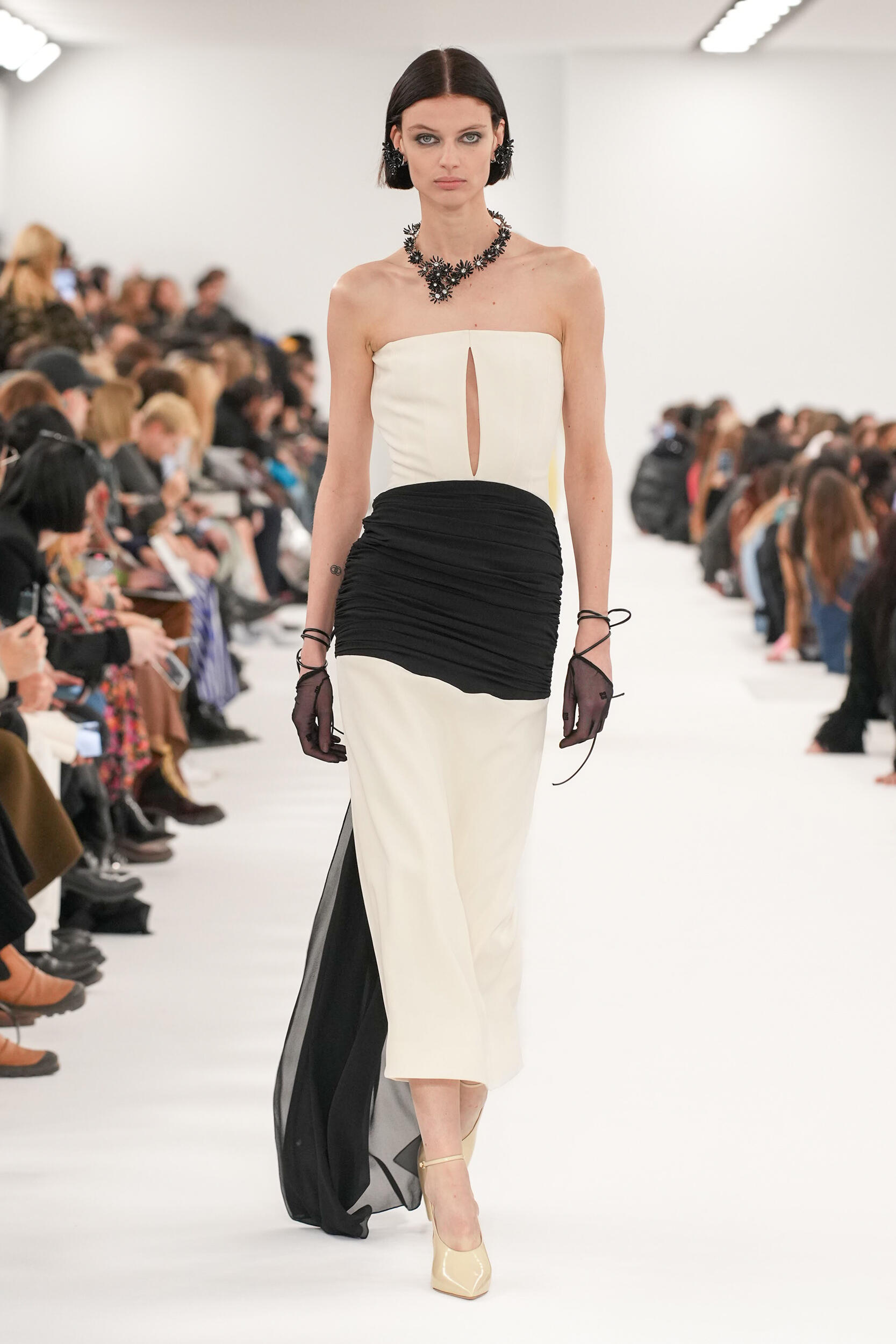Givenchy Fall 2023 Fashion Show | The Impression