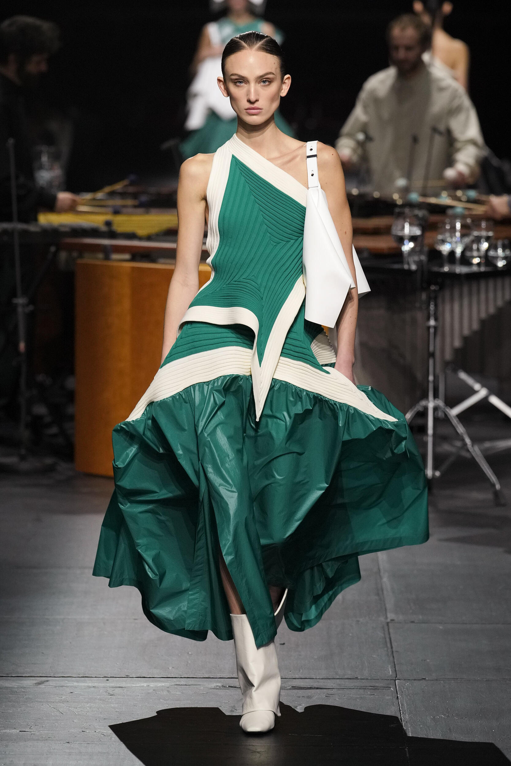 Issey Miyake Fall 2023 Fashion Show | The Impression