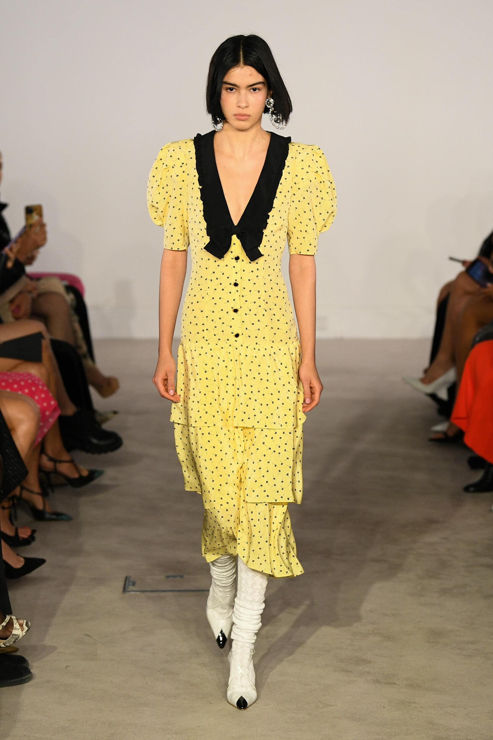 Alessandra Rich Fall 2023 Fashion Show Film The Impression Alessandra Rich Fall 2023 Fashion Show Film The Impression