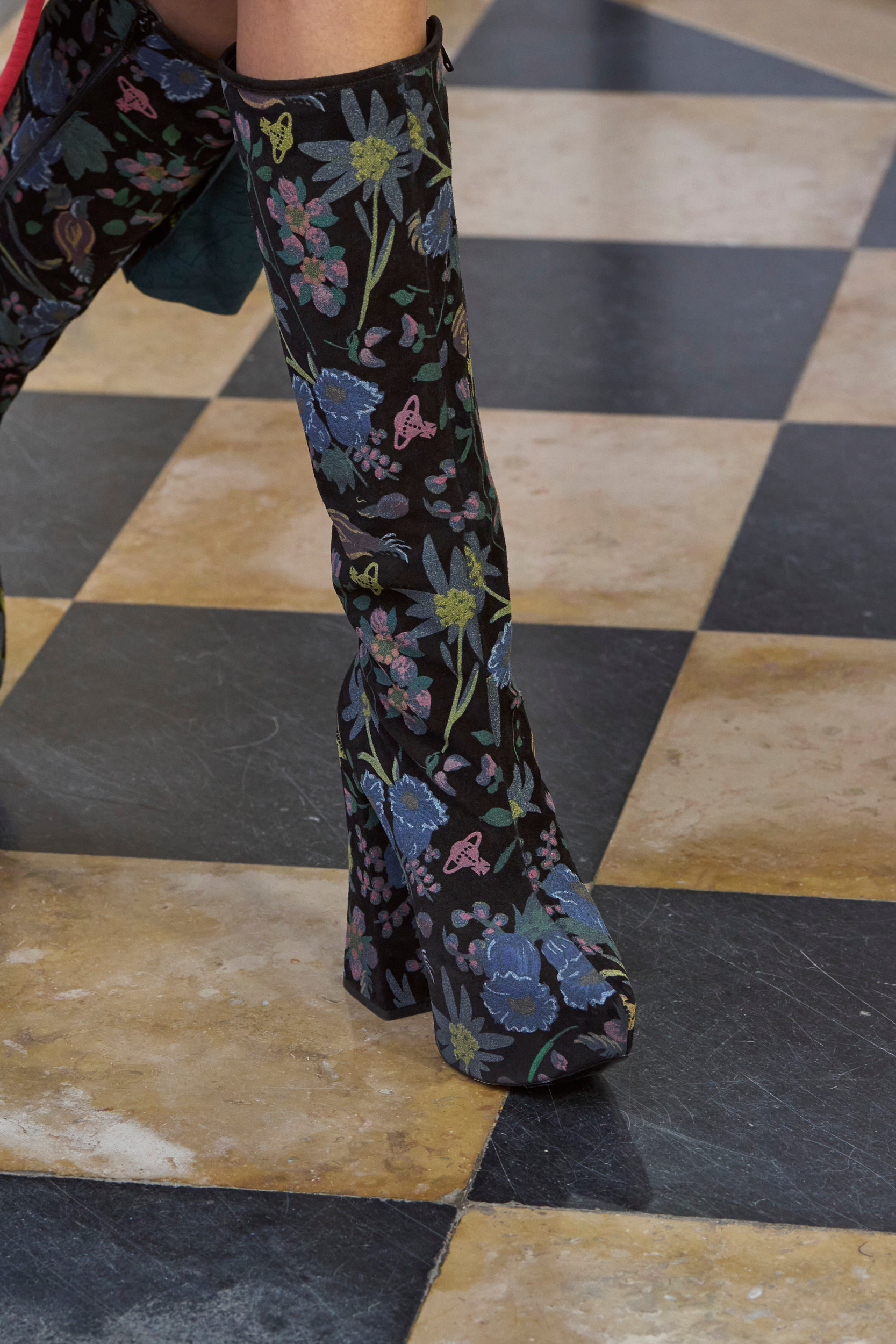 Andreas Kronthaler For Vivienne Westwood Fall 2023 Fashion Show Details