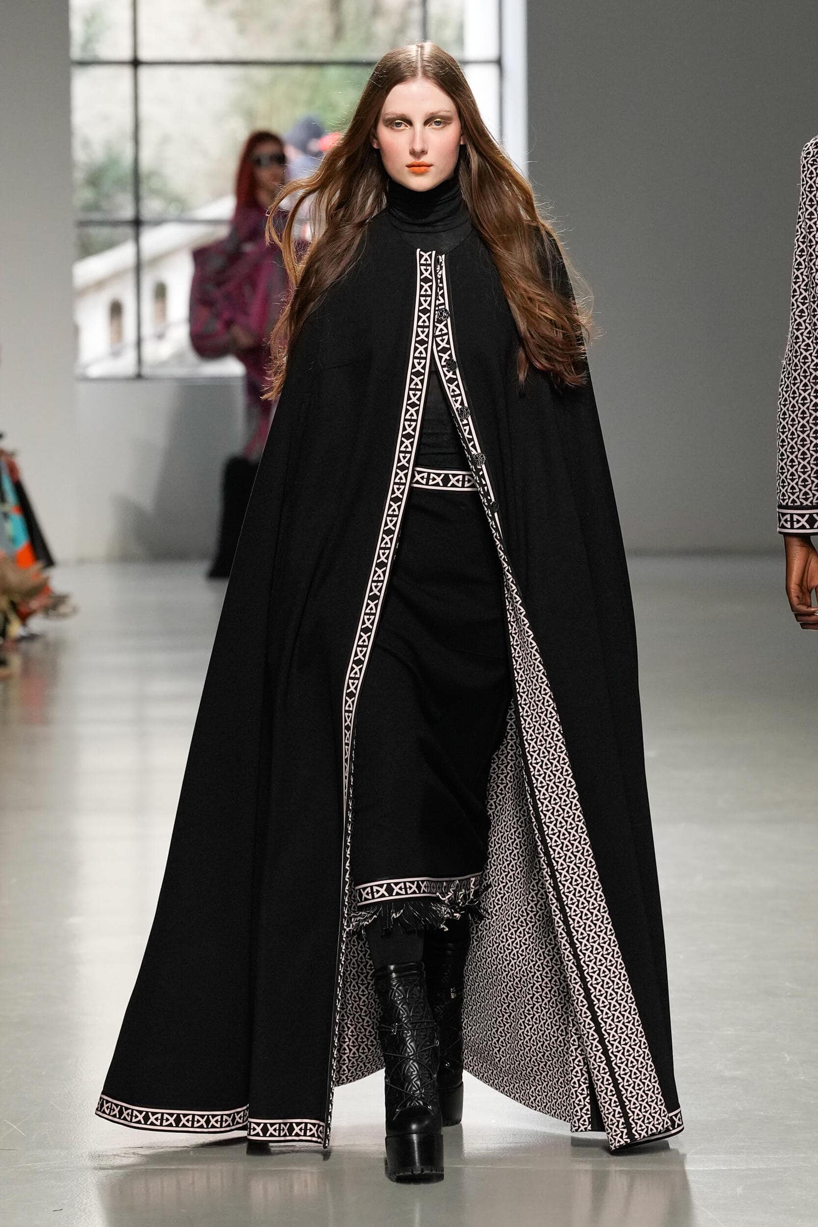 Leonard Paris Fall 2023 Fashion Show