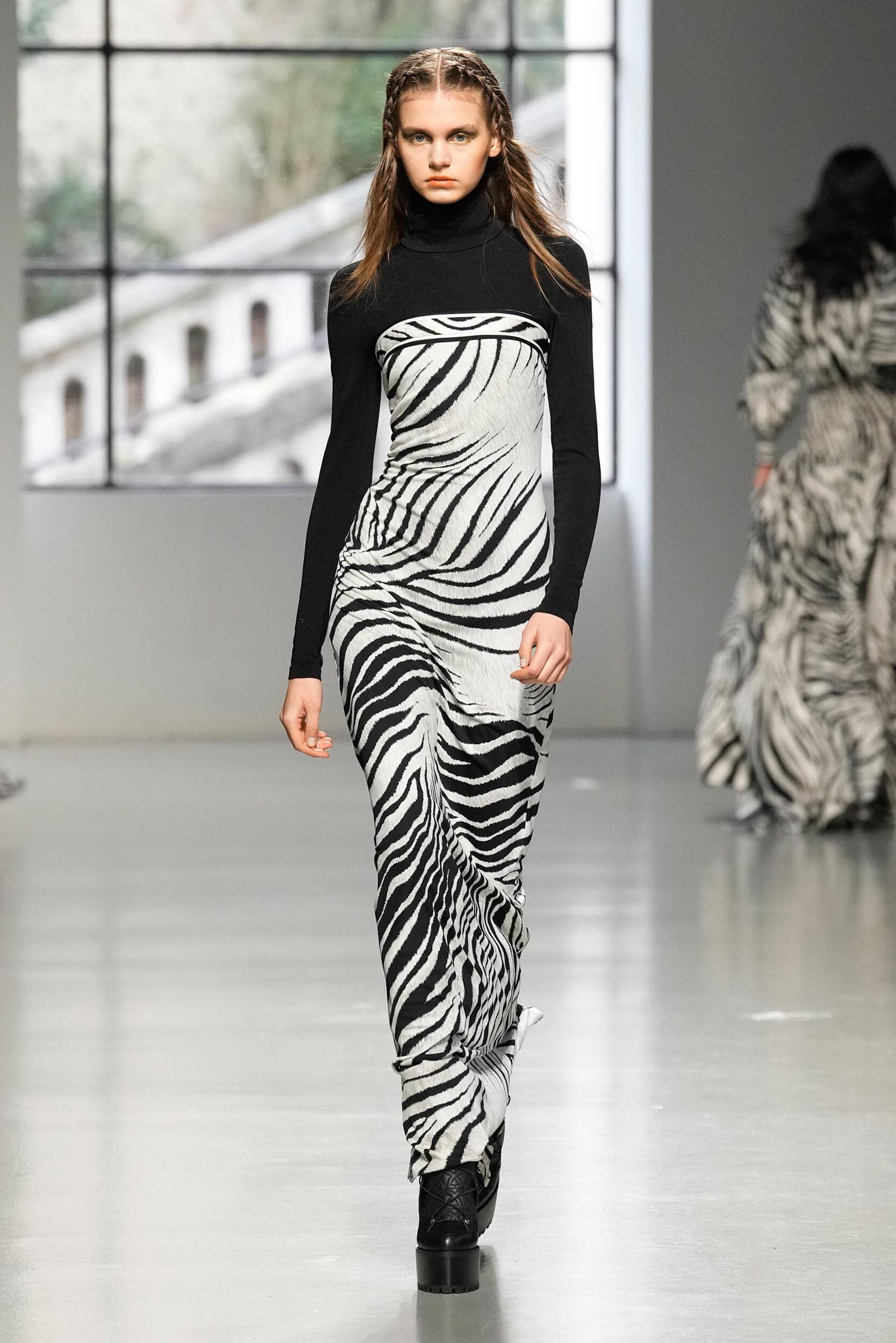 Leonard Paris Fall 2023 Fashion Show