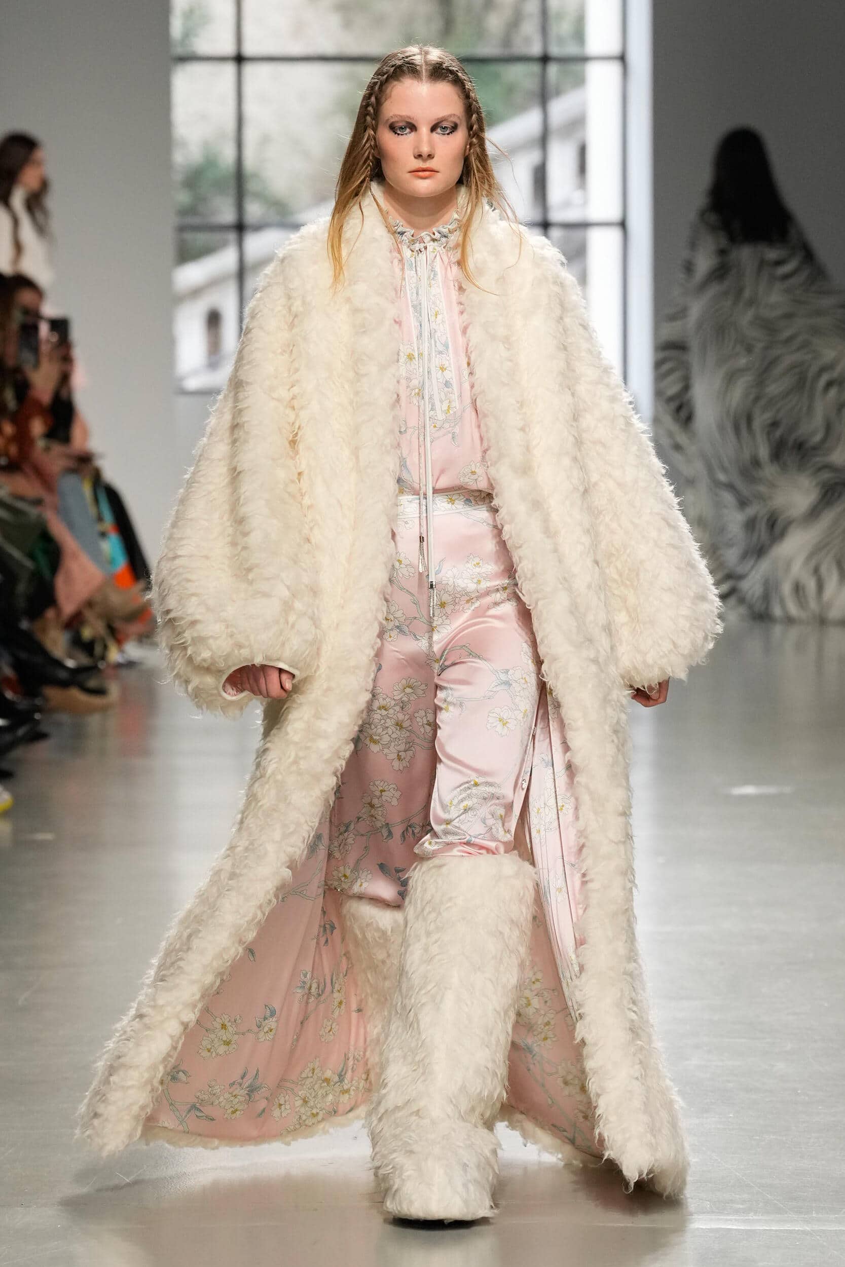 Leonard Paris Fall 2023 Fashion Show