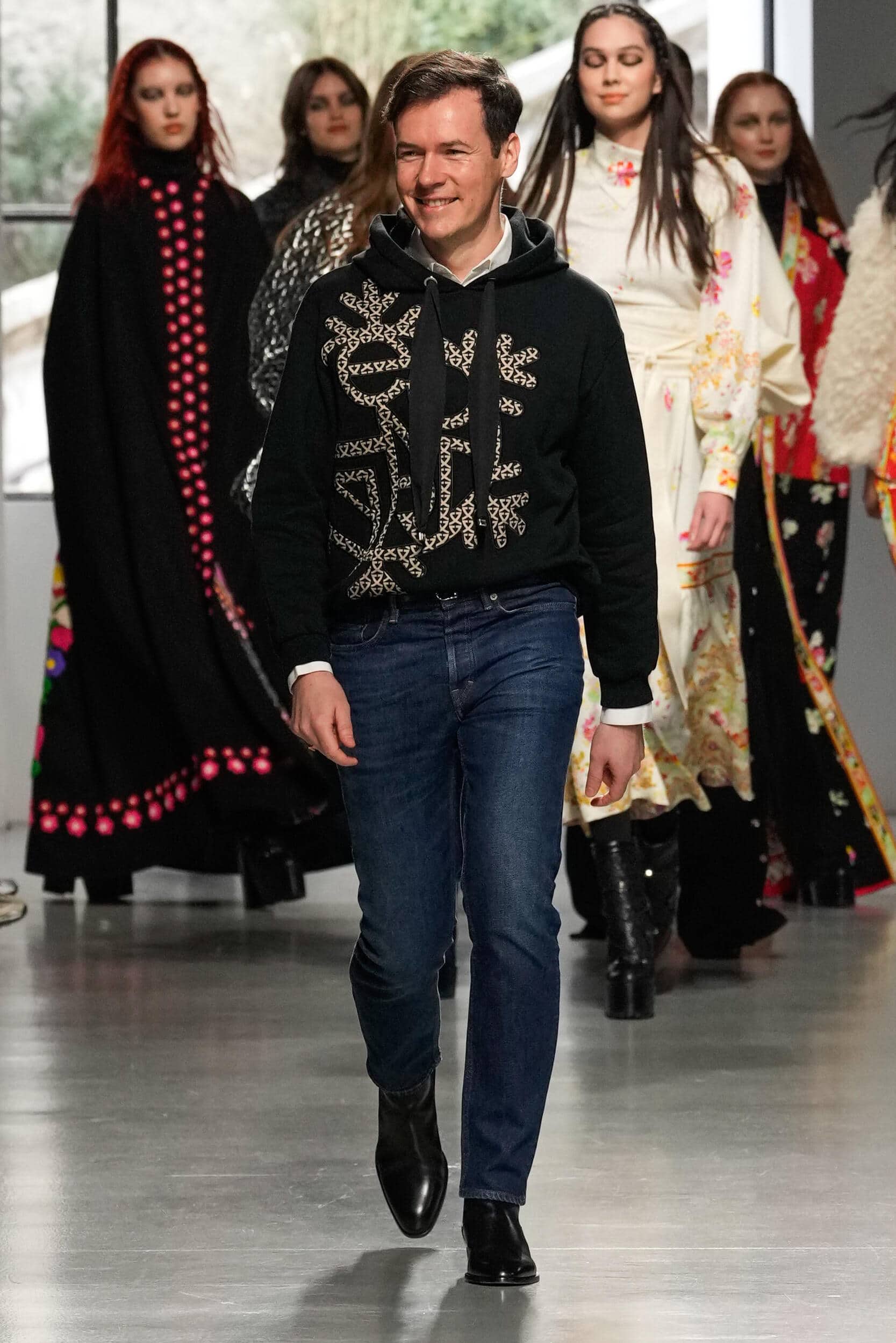 Leonard Paris Fall 2023 Fashion Show