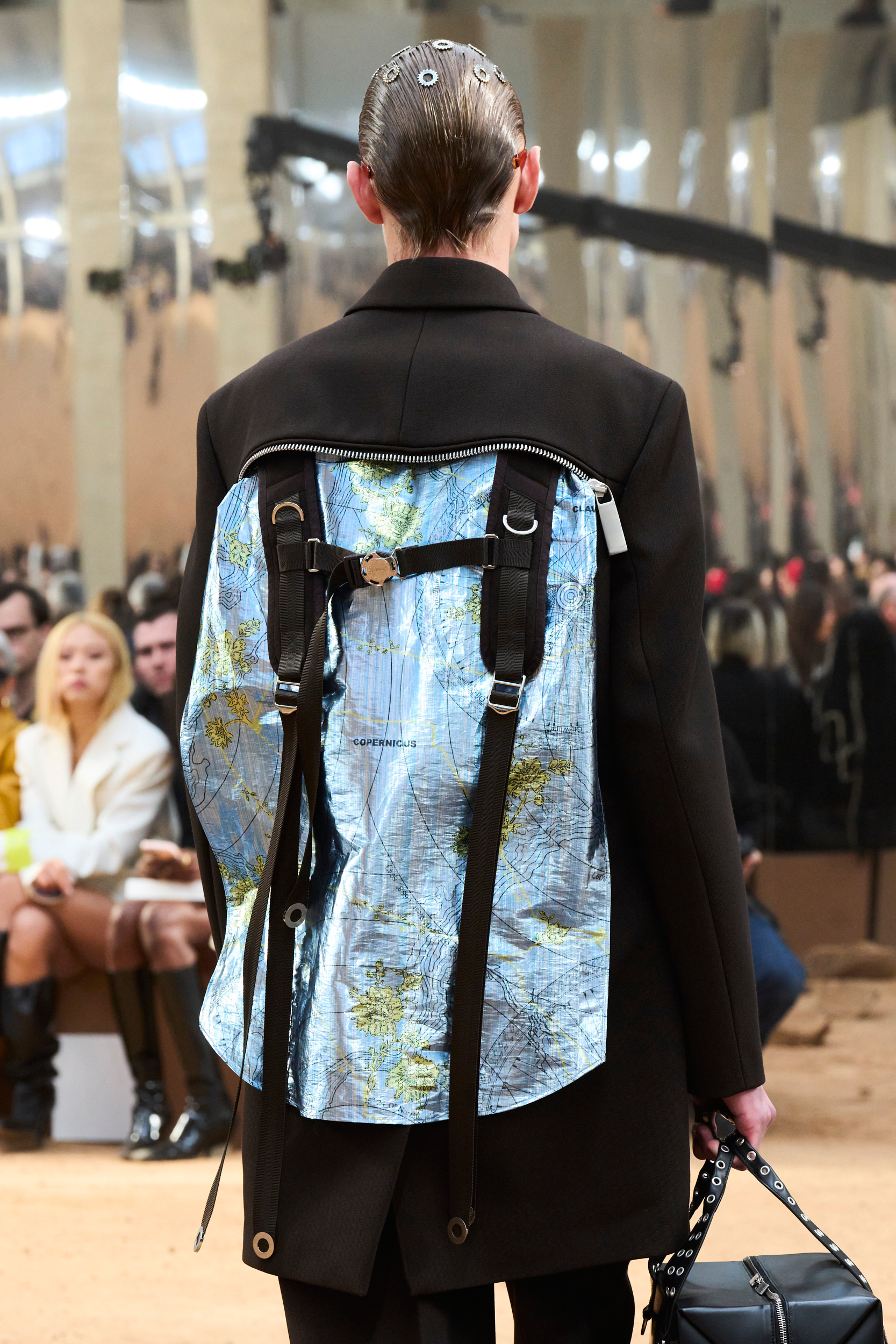 Off-white Fall 2023 Fashion Show Details