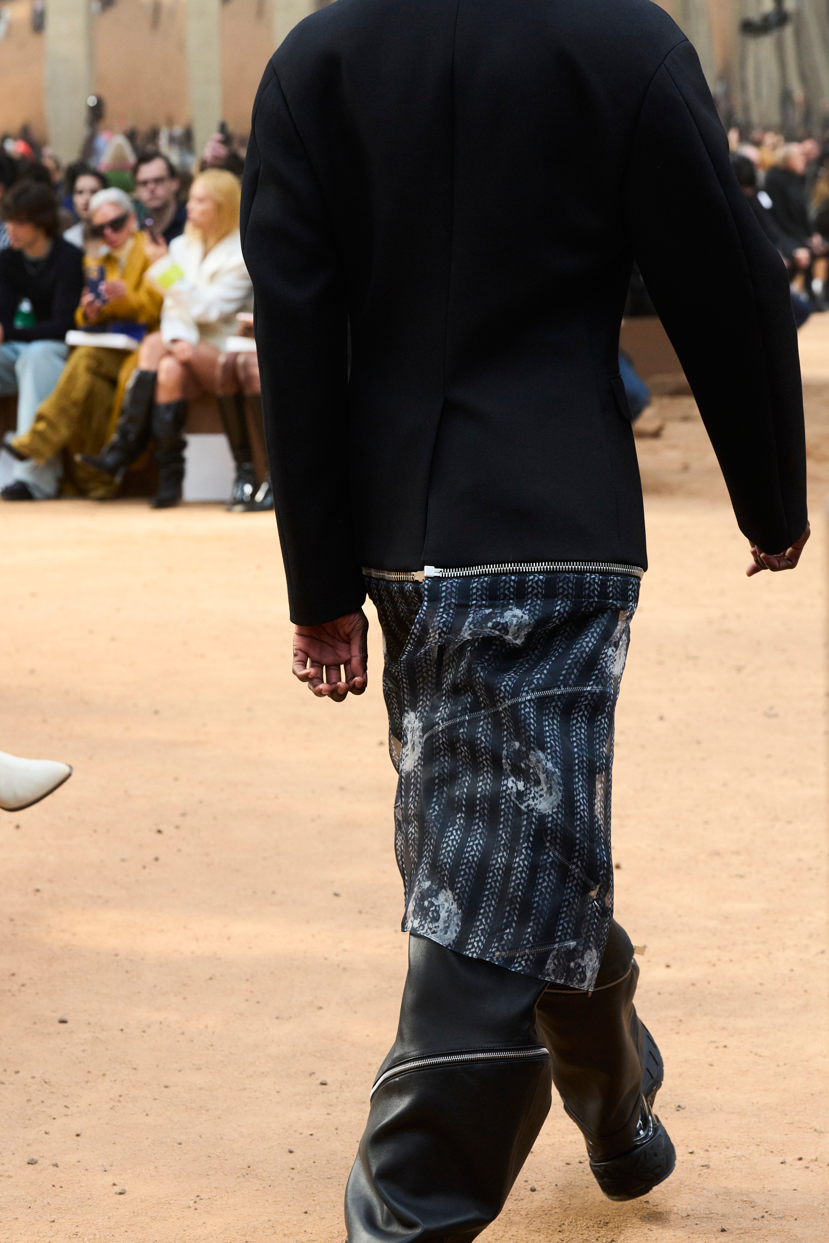 Off-white Fall 2023 Fashion Show Details