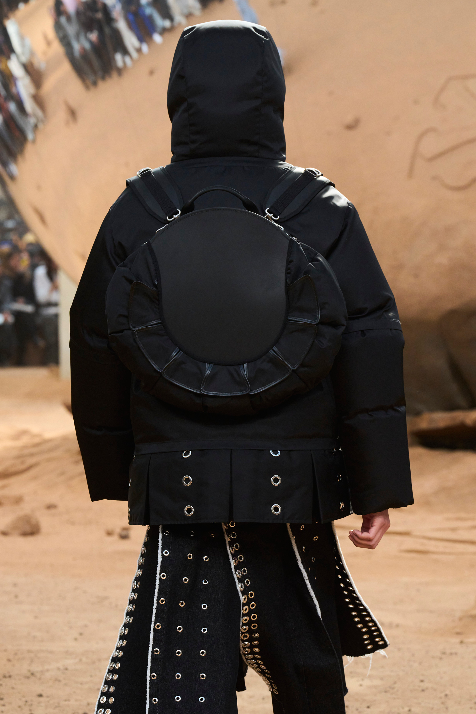 Off-white Fall 2023 Fashion Show Details