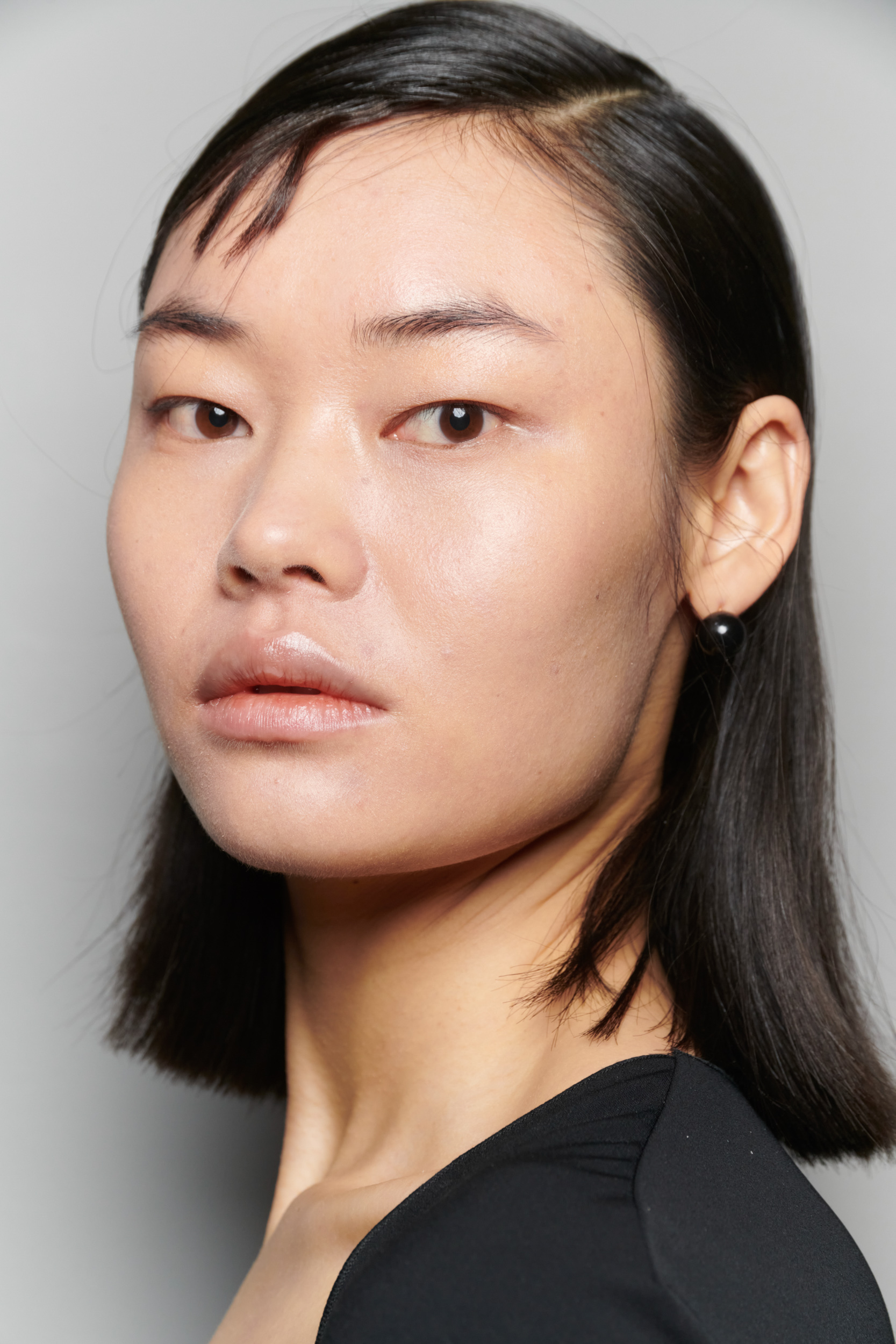 Shang Xia Fall 2023 Fashion Show Backstage