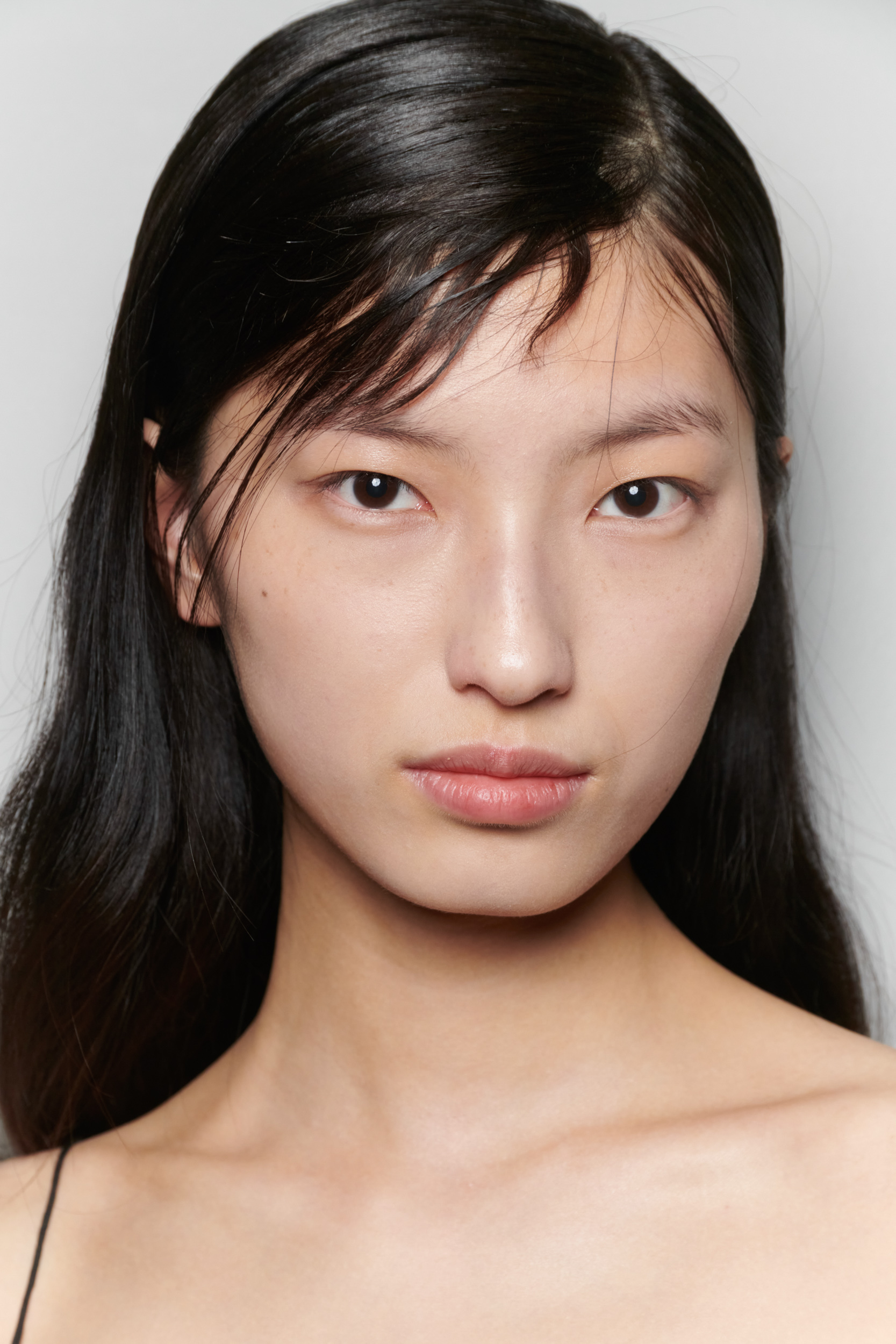 Shang Xia Fall 2023 Fashion Show Backstage