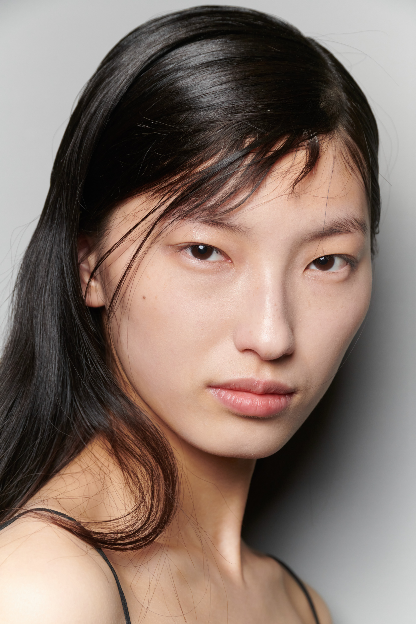 Shang Xia Fall 2023 Fashion Show Backstage