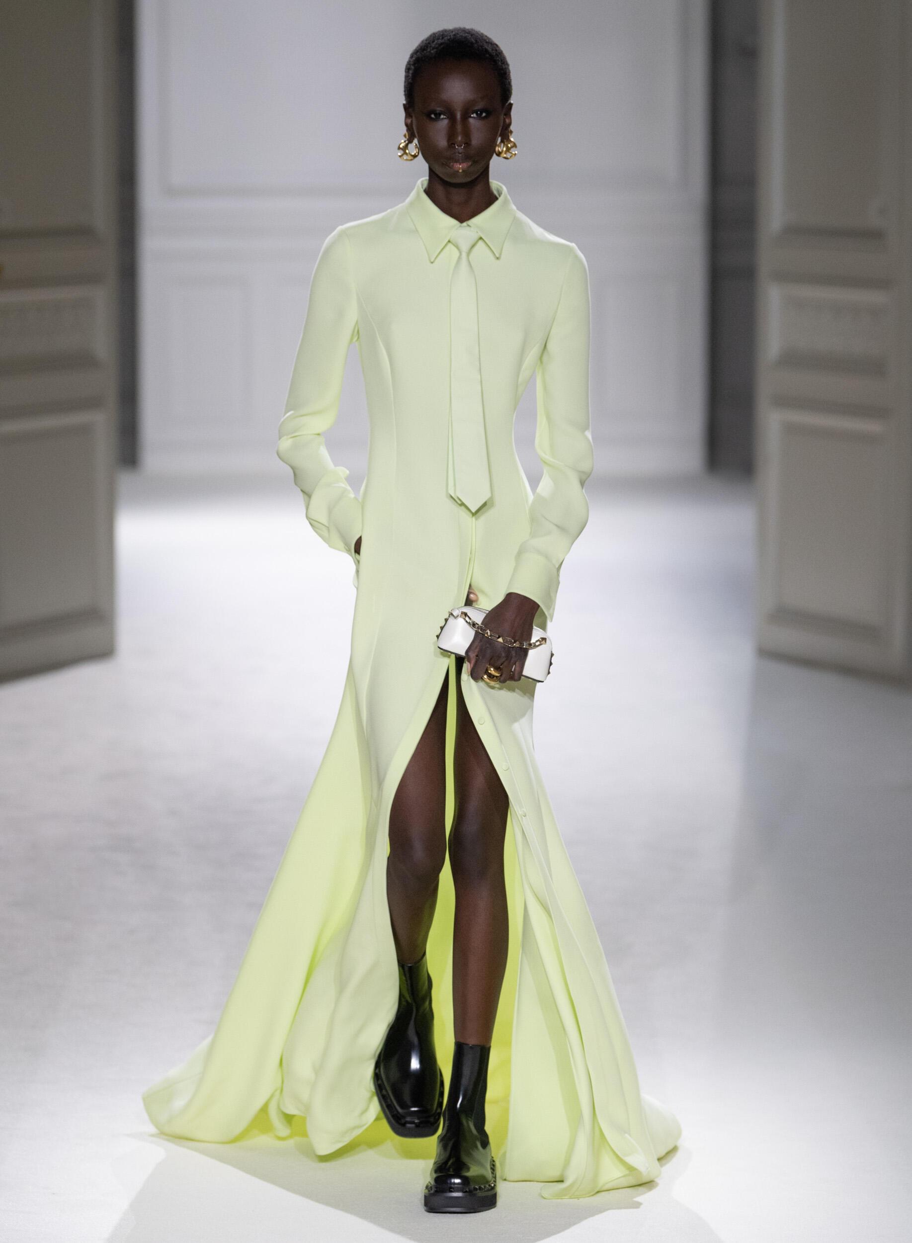 Valentino Fall 2023 Fashion Show | The Impression