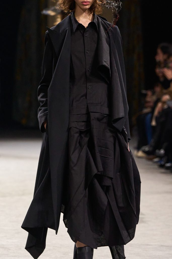 Yohji Yamamoto Fall 2023 Fashion Show Details | The Impression