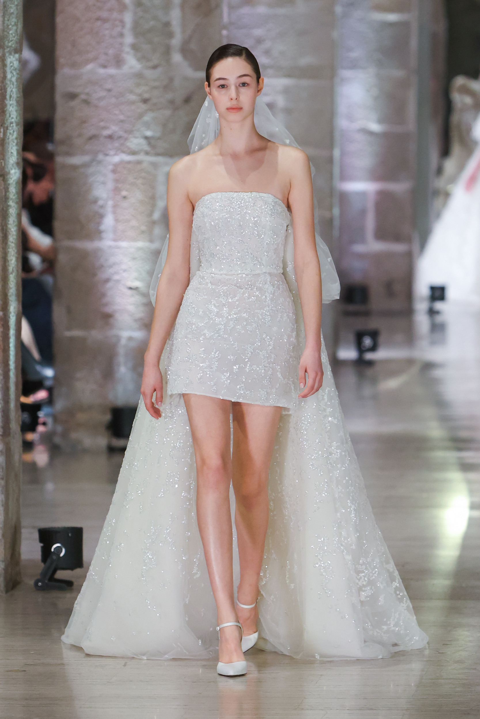 File:Elie Saab Wedding Dress - Paris Haute Couture Spring-Summer 2012.jpg -  Wikimedia Commons