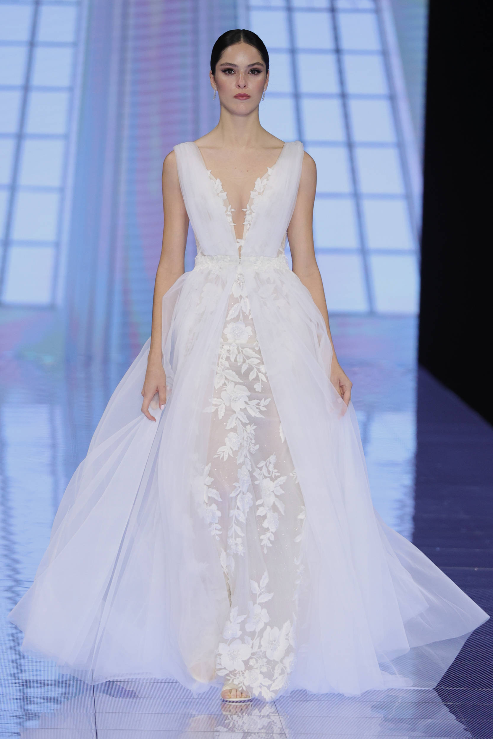 Eva Lendel Bridal 2024 Fashion Show 