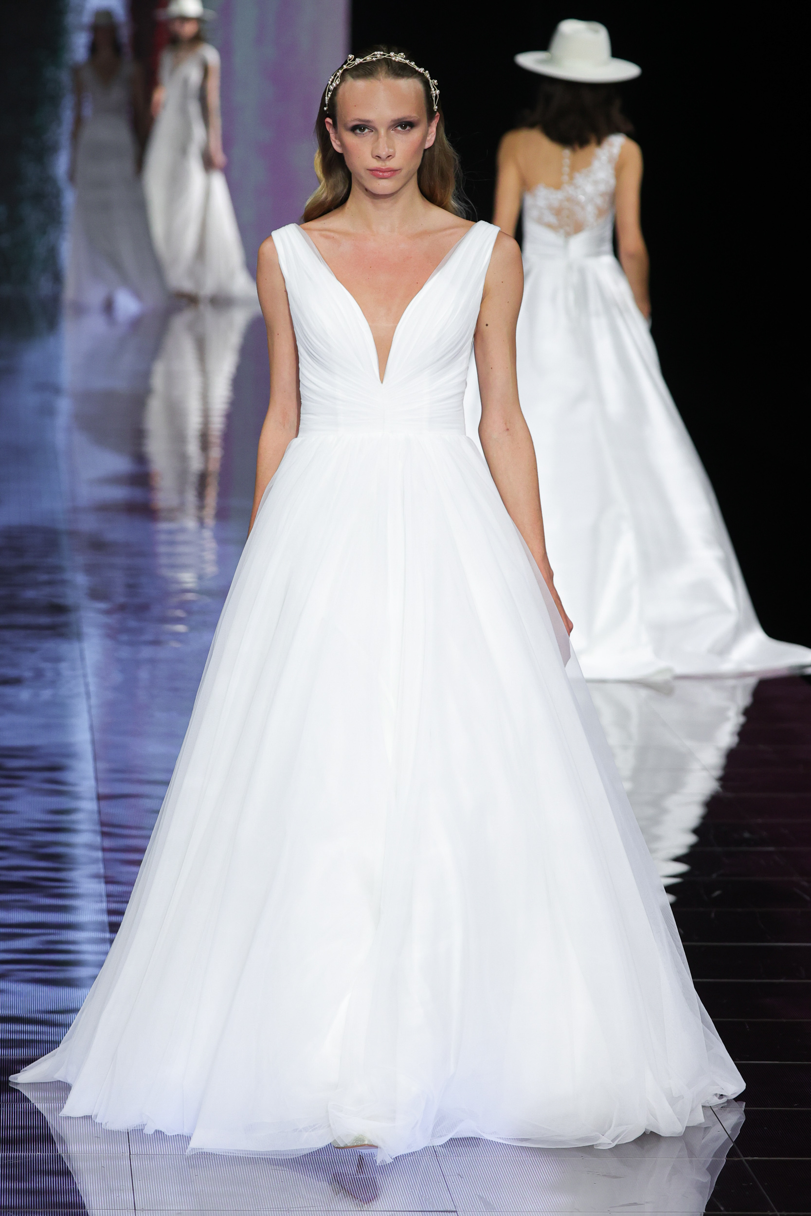 Gbs Herve Paris Bridal 2024 Fashion Show 