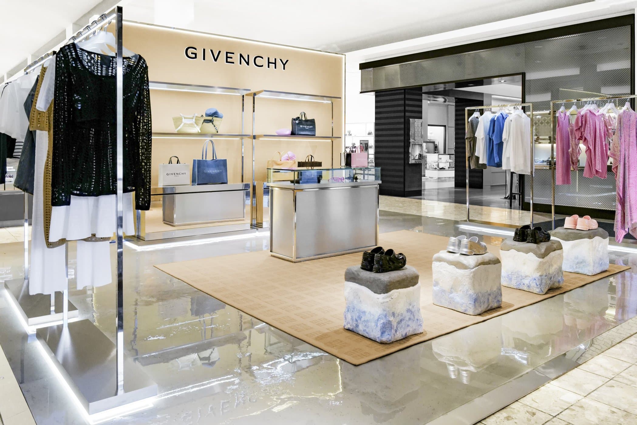 Givenchy stores  Retail space, Concept store, House styles