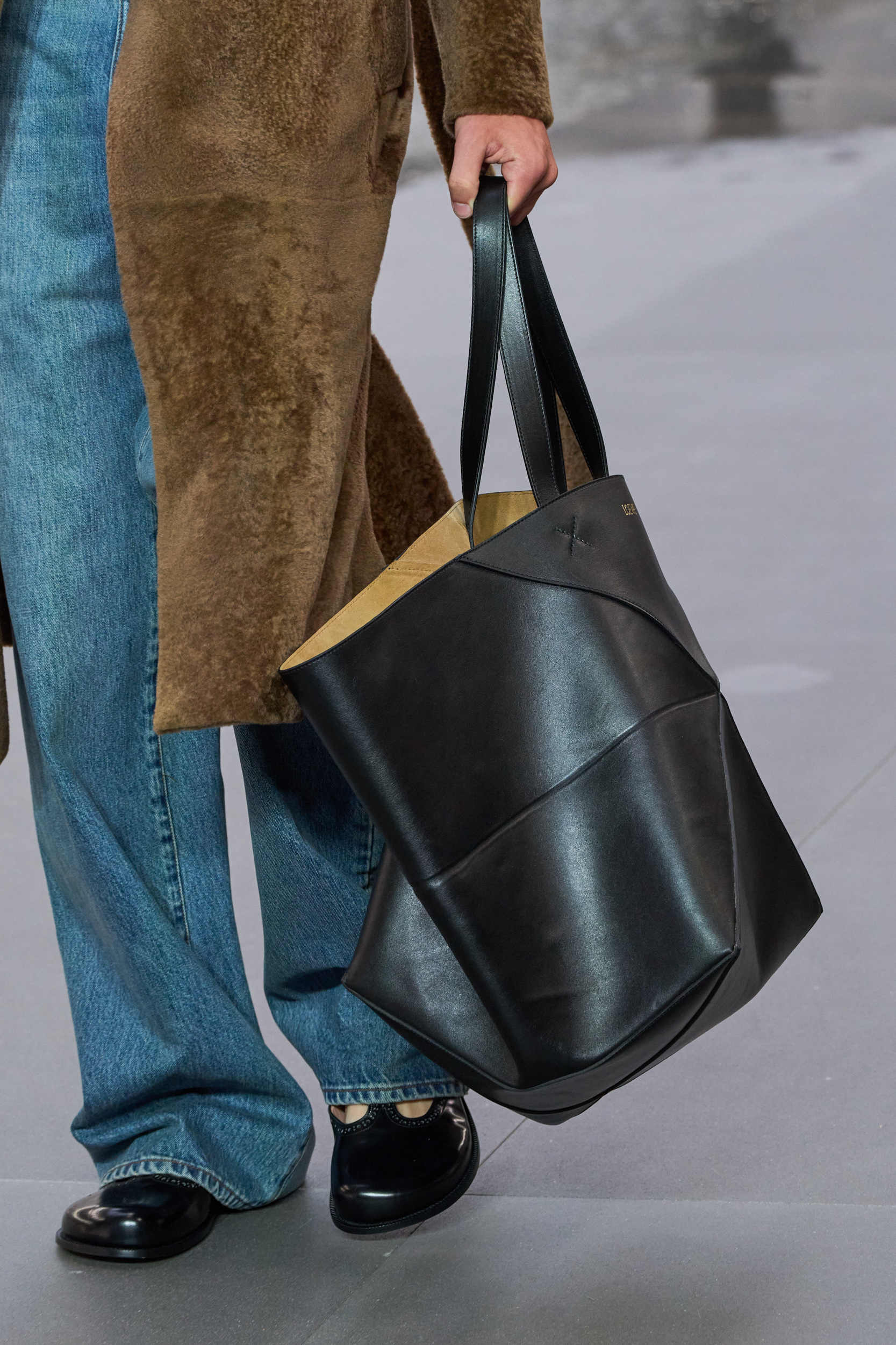 Loewe Spring 2024 Men’s Fashion Show Details