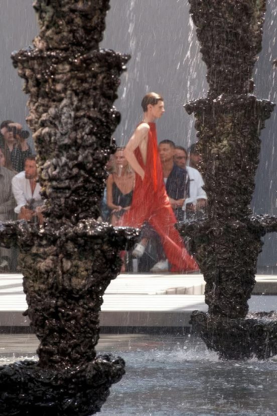 Loewe Spring 2024 mens fashion show review