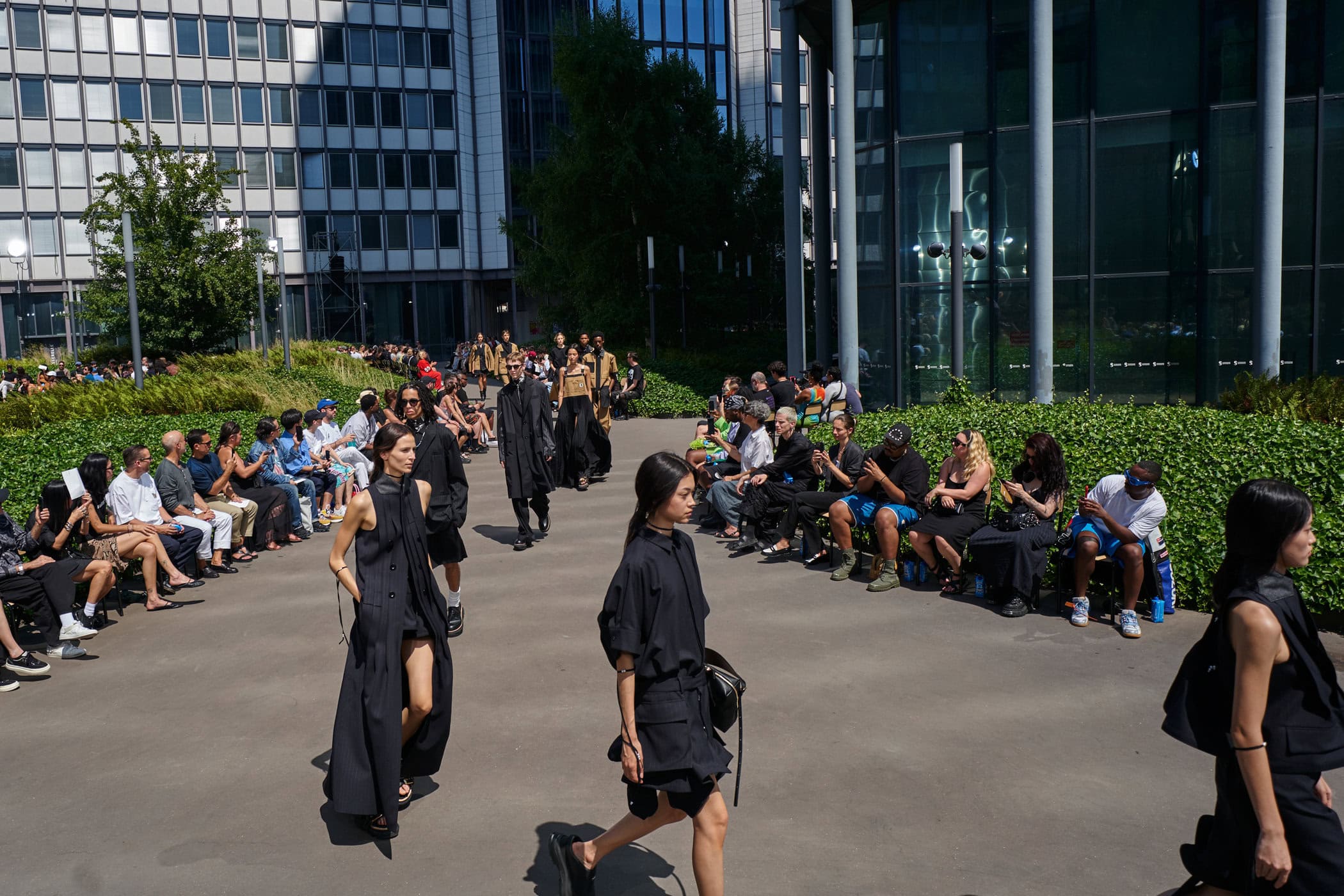 Sacai Spring 2024 Men’s Fashion Show Atmosphere
