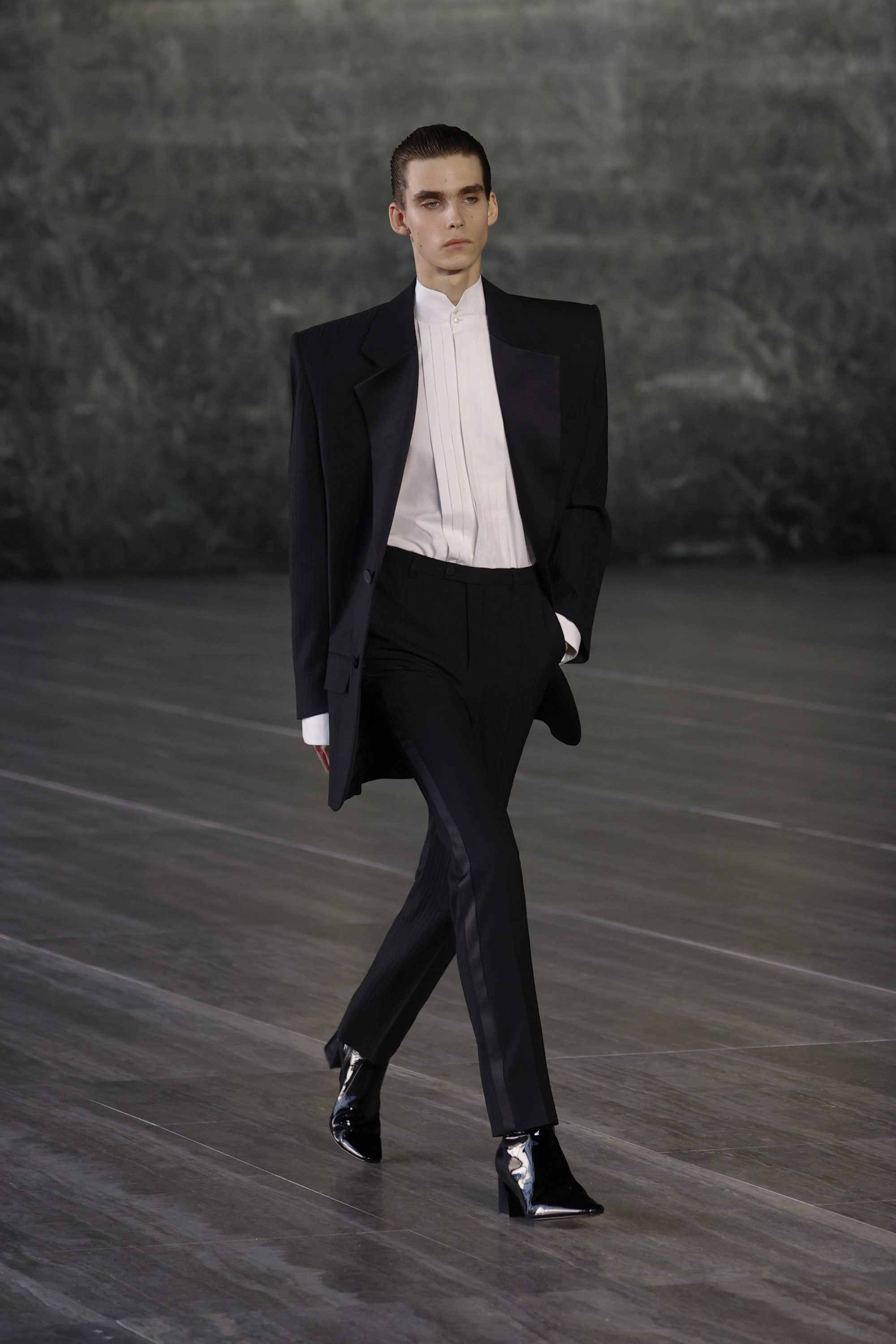 Saint Laurent Spring Men's 2024 Fashion Show | The Impression