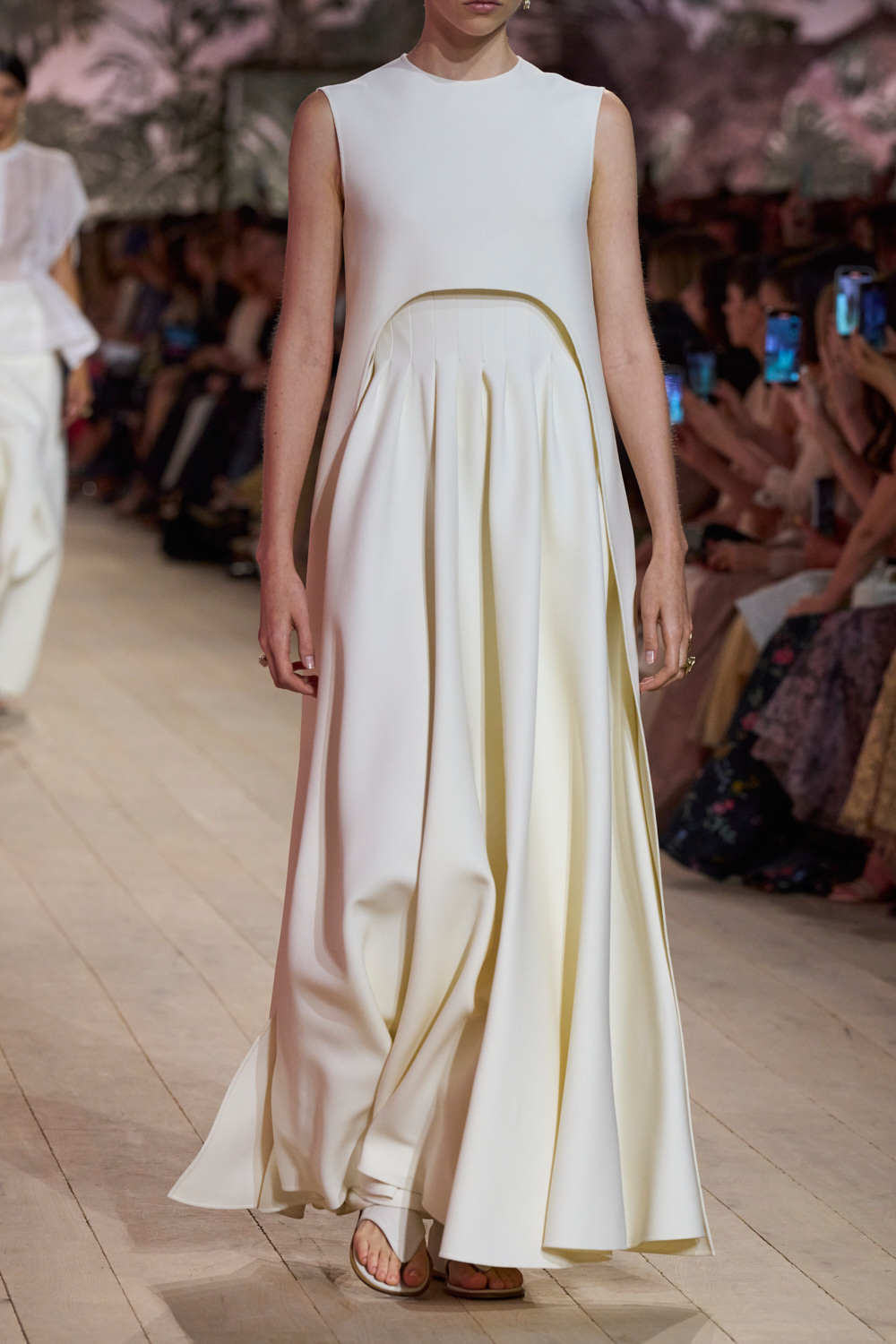 Christian Dior Fall 2023 Couture Fashion Show Details