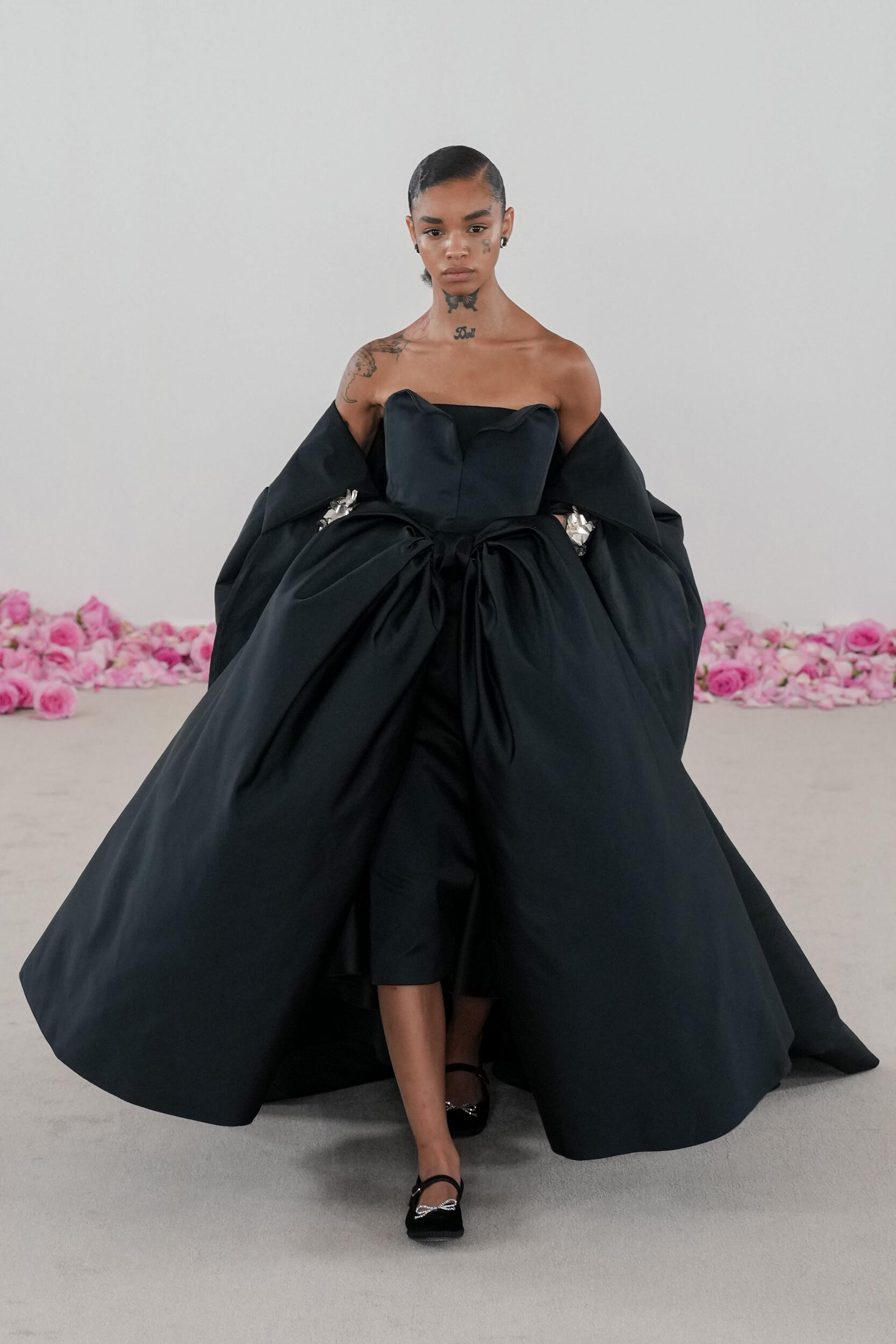 Giambattista Valli Fall 2023 Couture Fashion Show