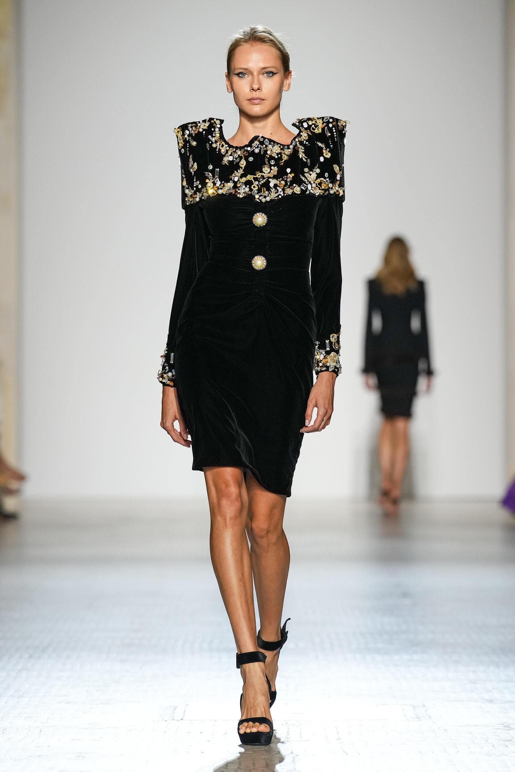 Celia Kritharioti Fall 2023 Couture Fashion Show