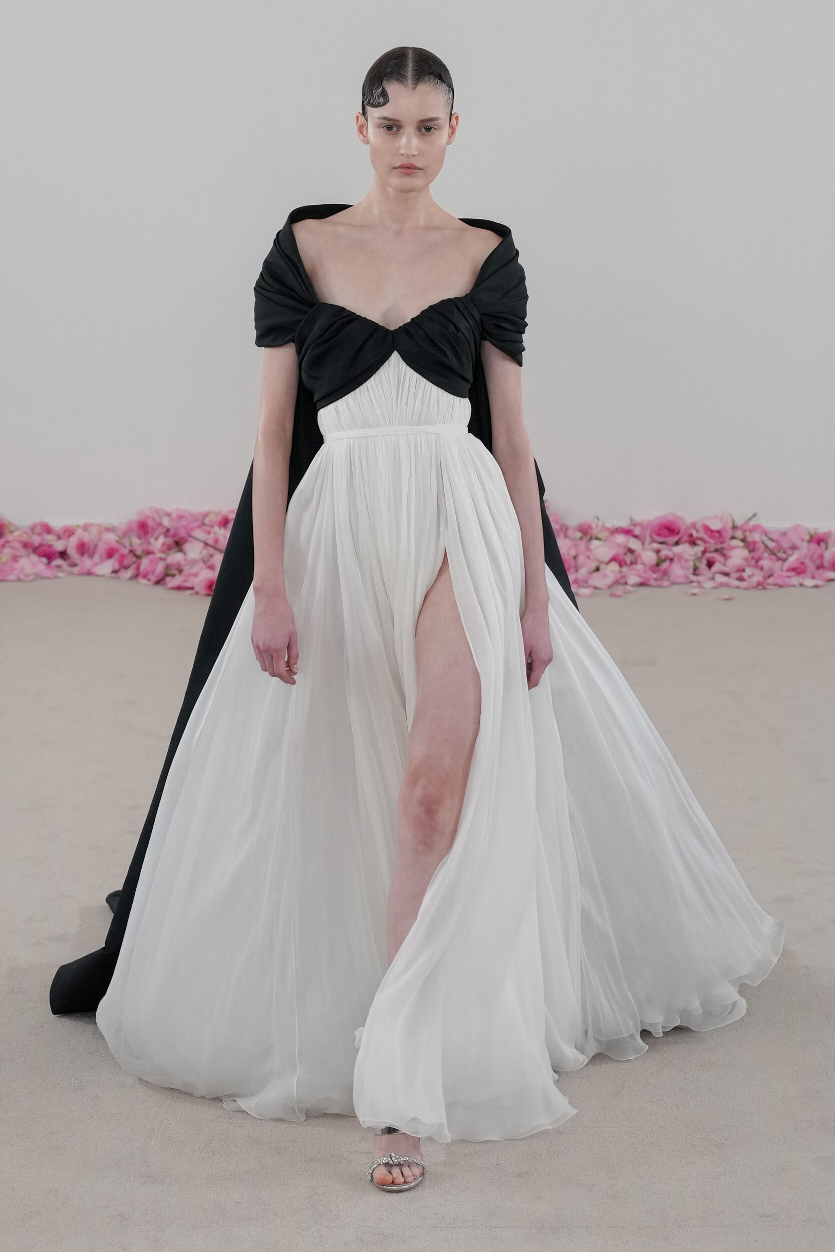 Giambattista Valli Fall 2023 Couture Fashion Show