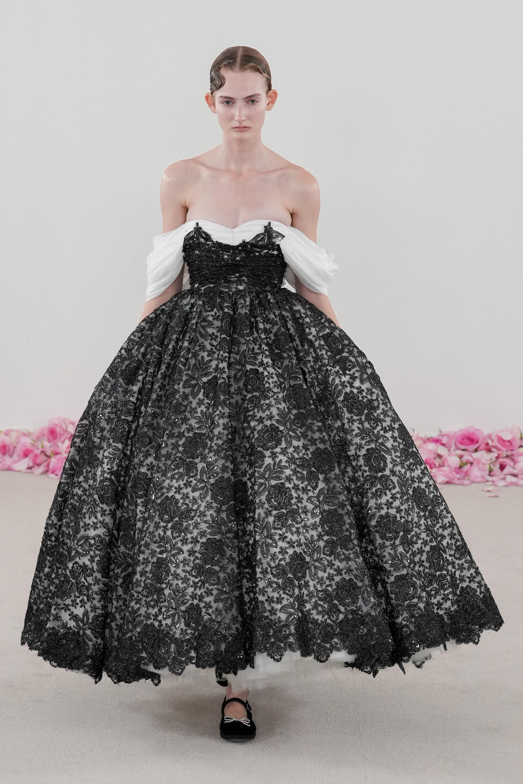 Giambattista Valli Fall 2023 Couture Fashion Show