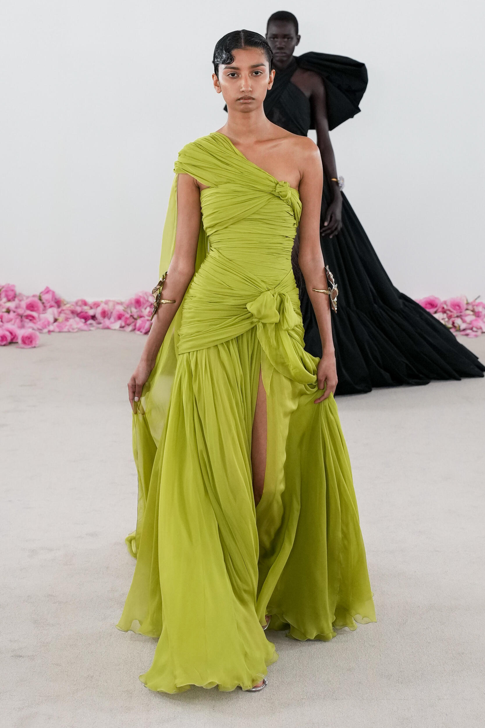 Giambattista Valli Fall 2023 Couture Fashion Show