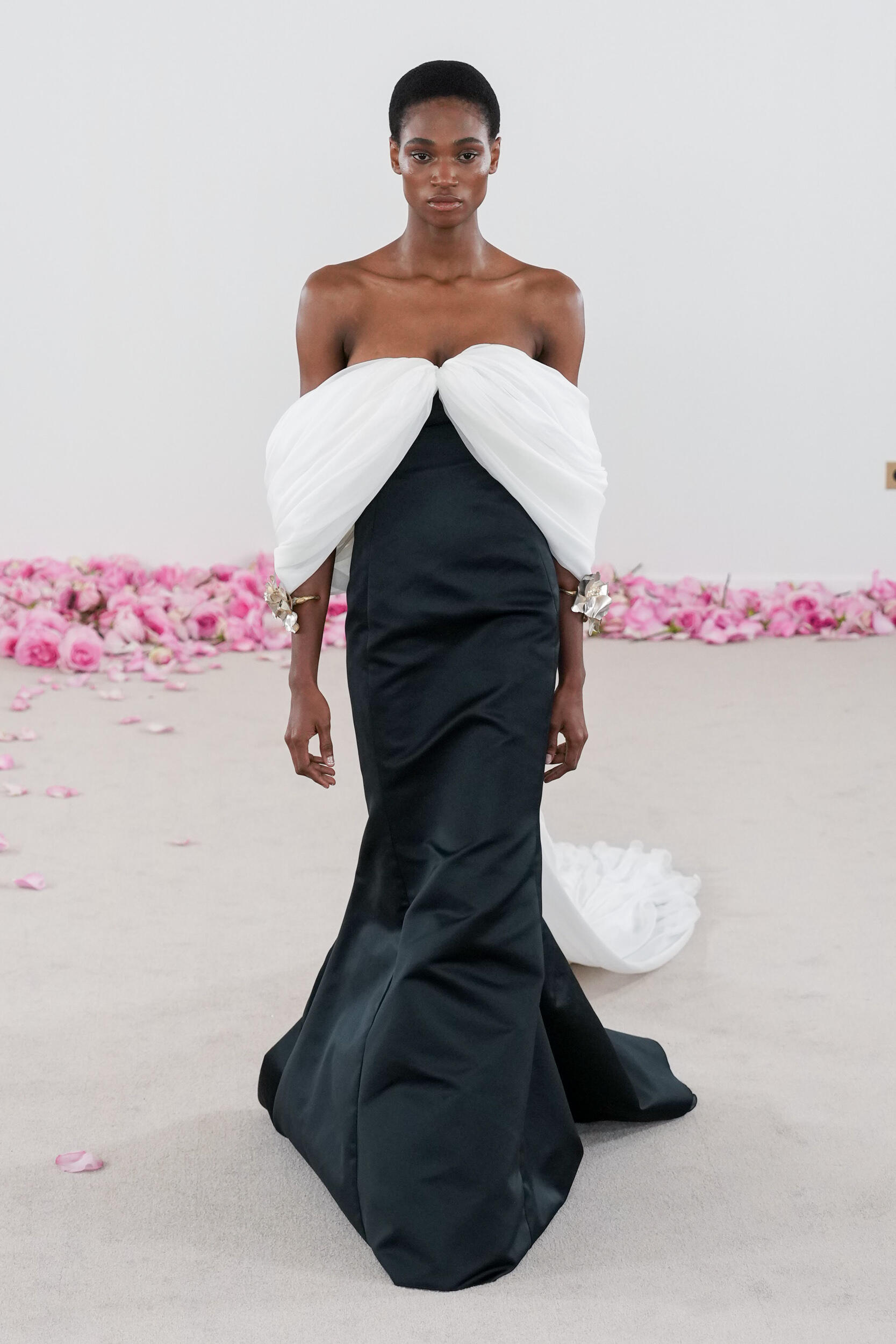 Giambattista Valli Fall 2023 Couture Fashion Show