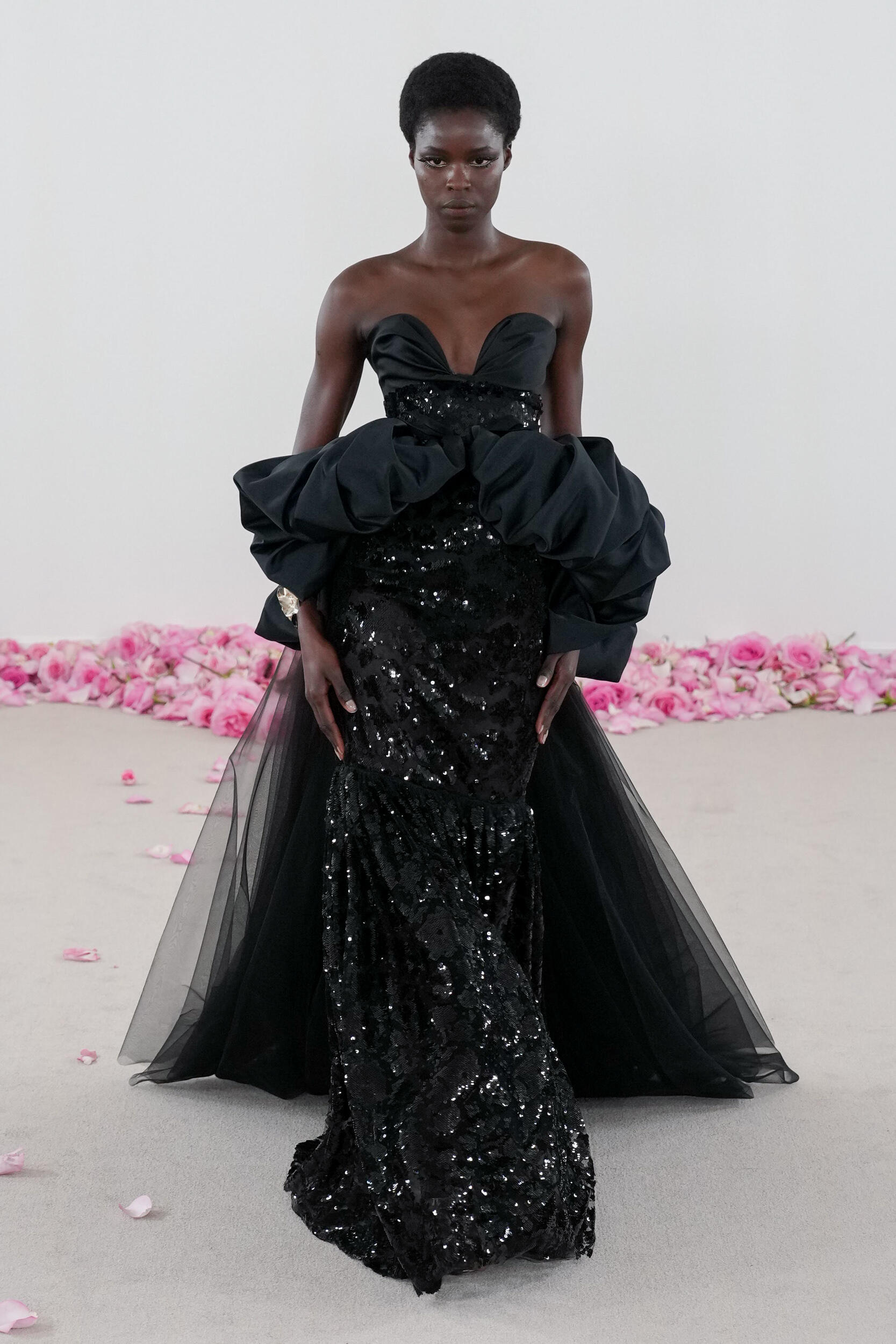 Giambattista Valli Fall 2023 Couture Fashion Show | The Impression