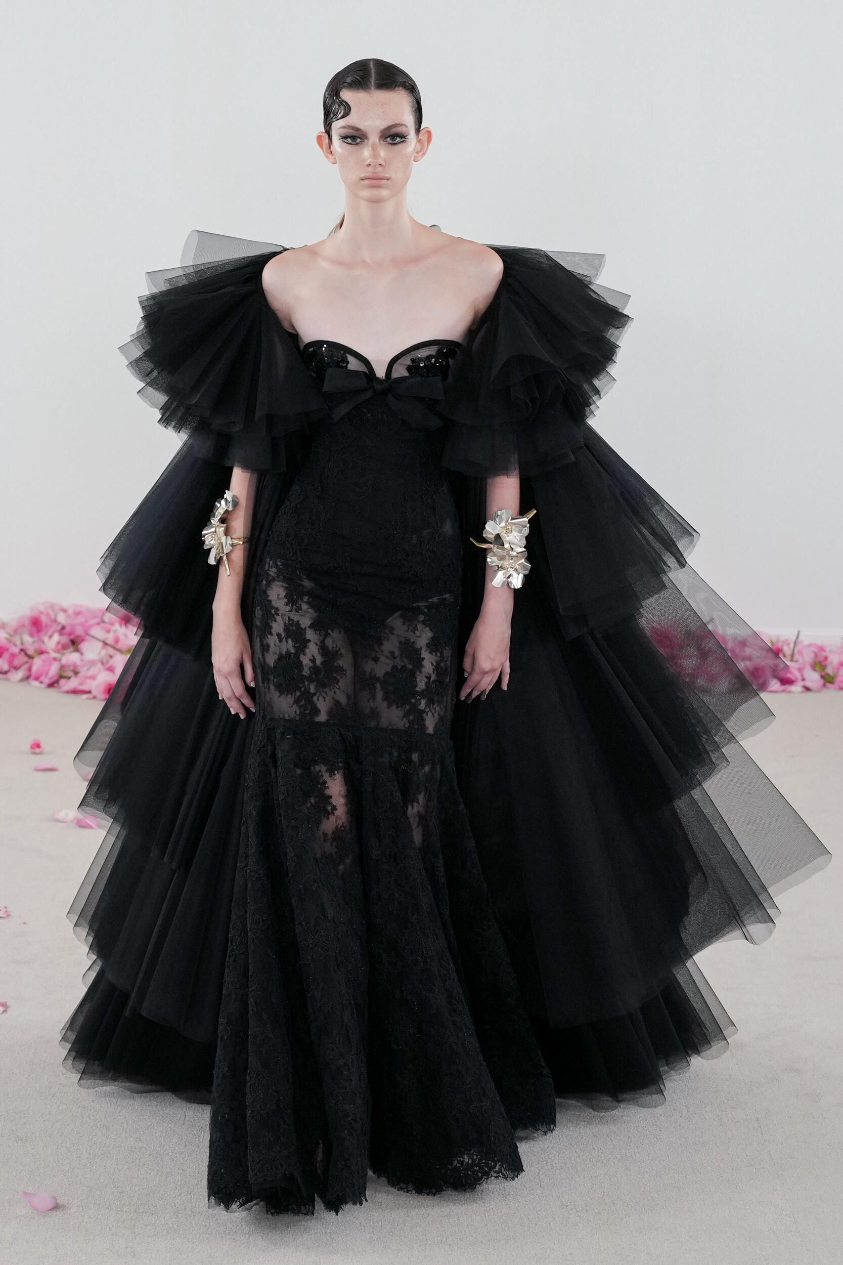 Giambattista Valli Fall 2023 Couture Fashion Show