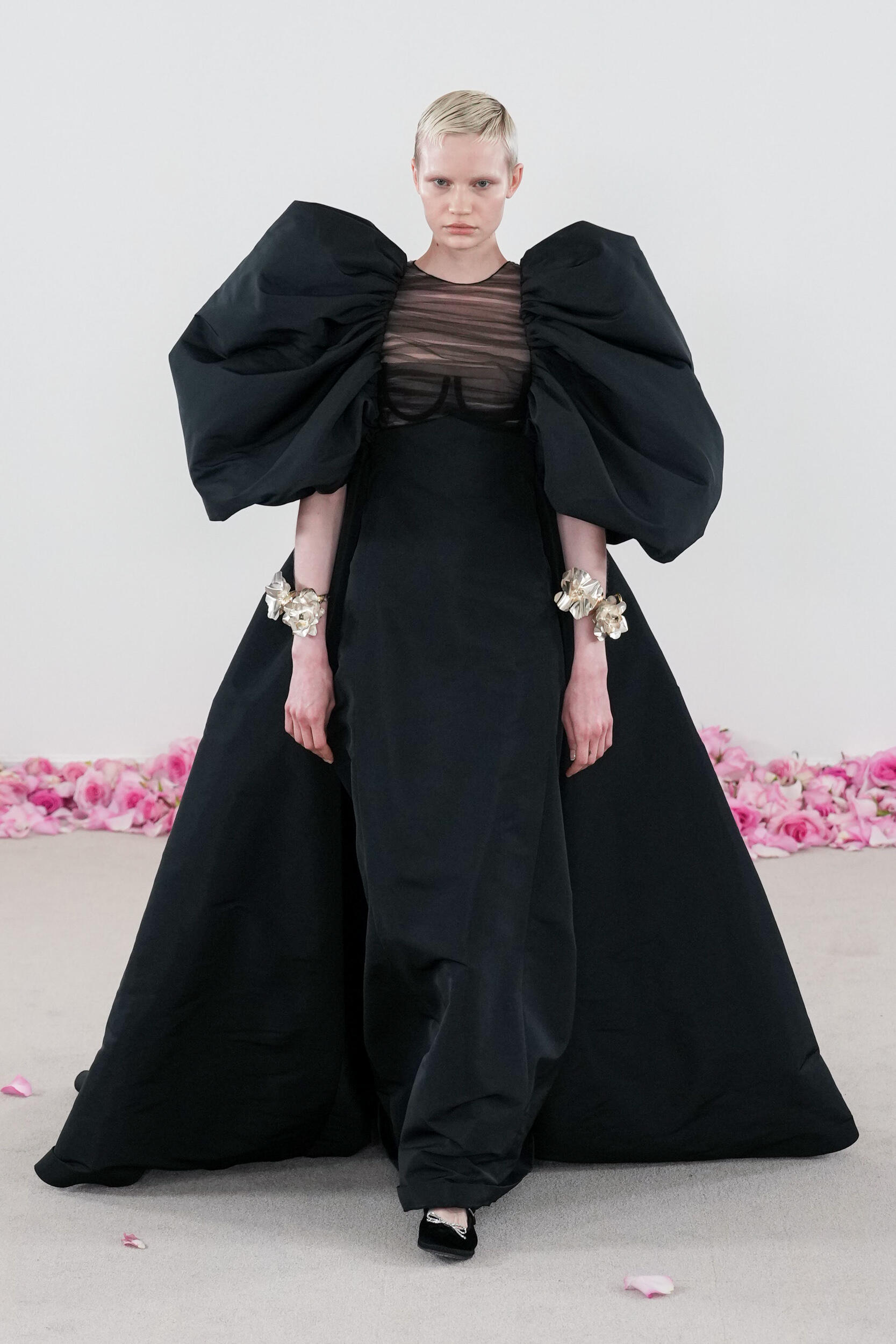 Giambattista Valli Fall 2023 Couture Fashion Show