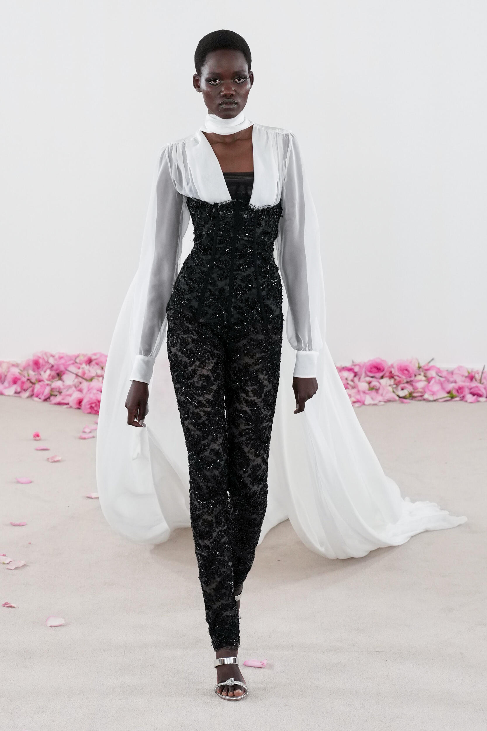 Giambattista Valli Fall 2023 Couture Fashion Show