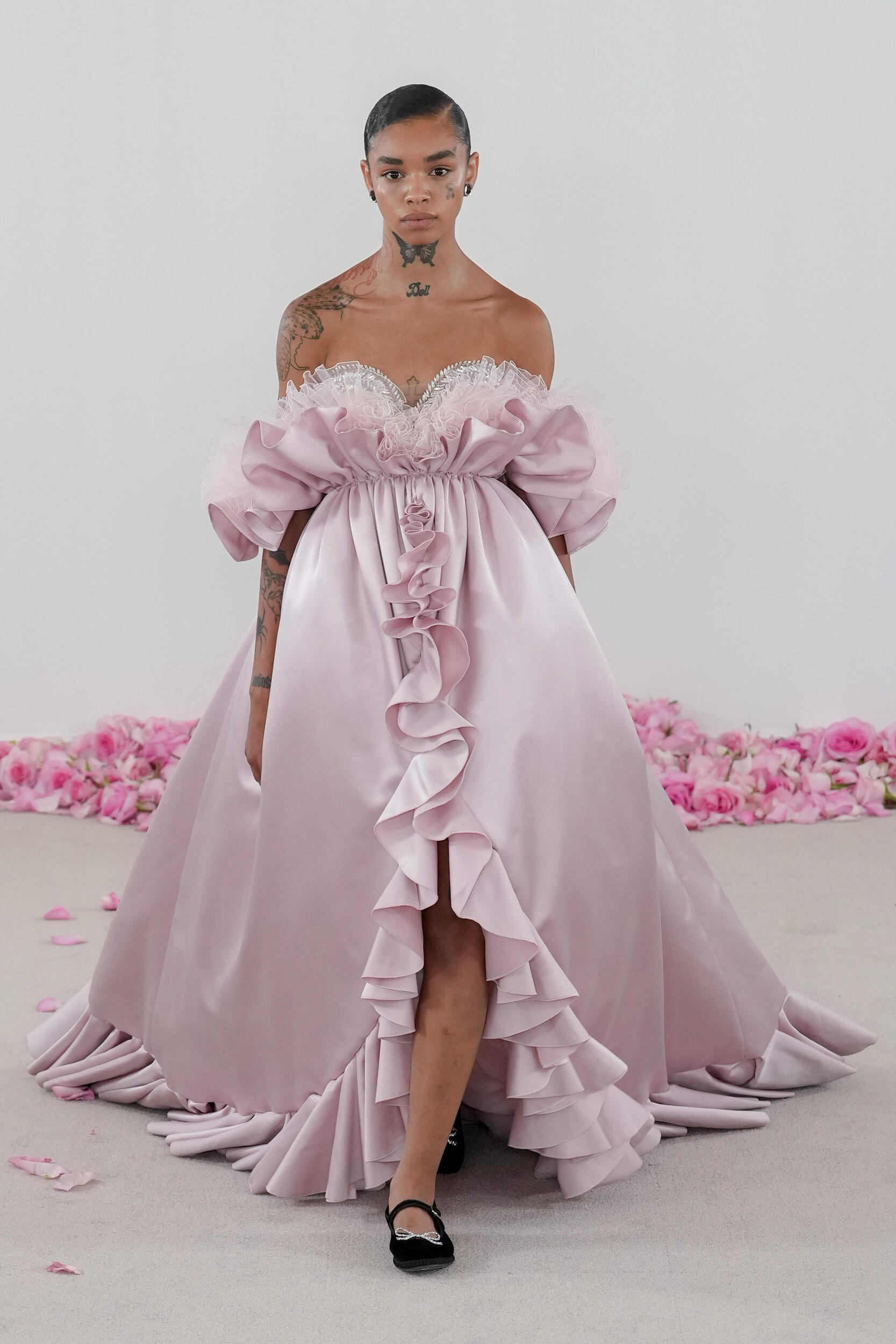 Giambattista Valli Fall 2023 Couture Fashion Show